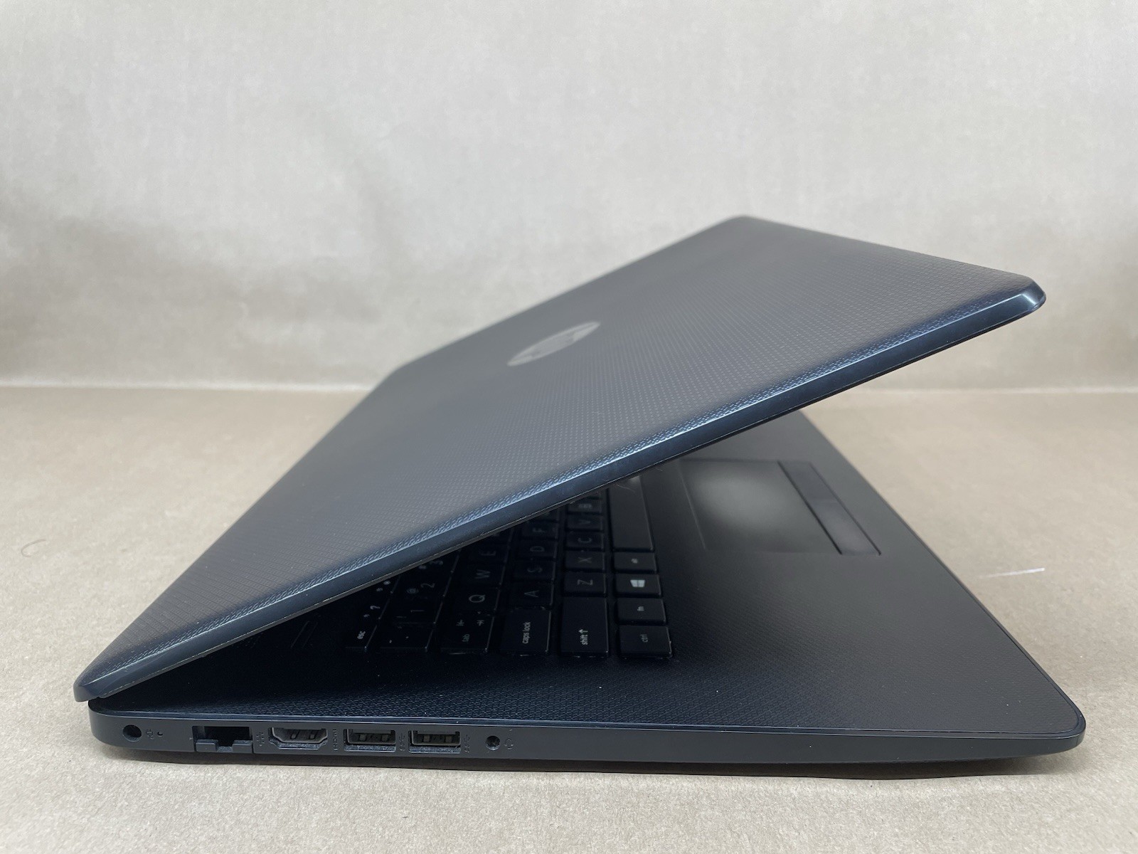 HP 17-by1053dx 17.3″ i5-8265U @ 1.60GHz 8GB RAM 256GB SSD Win11 Pro