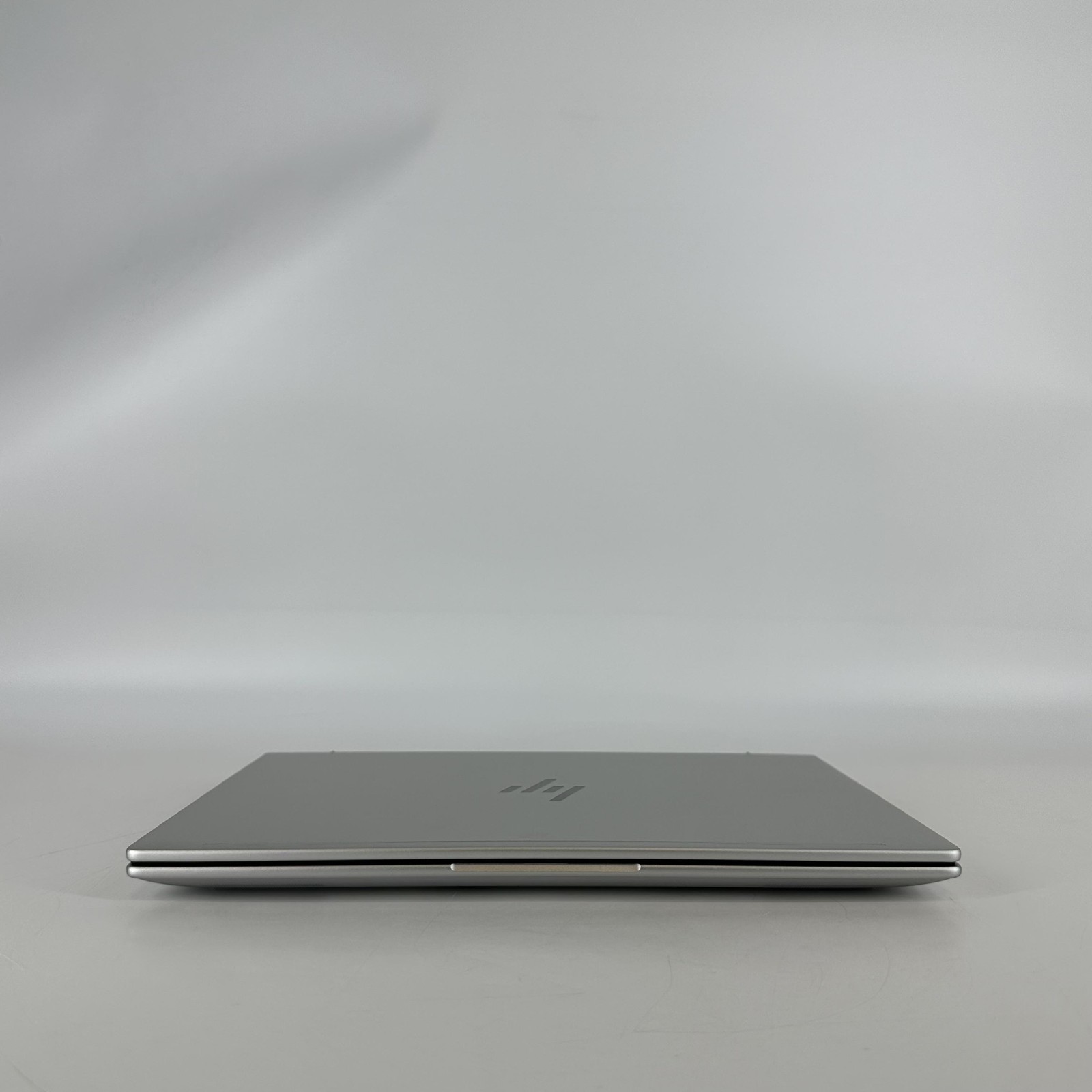 HP Elitebook 6 G1i 14 FHD+ 2.0 GHz Ultra 5 235U 16GB 512GB SSD Excellent
