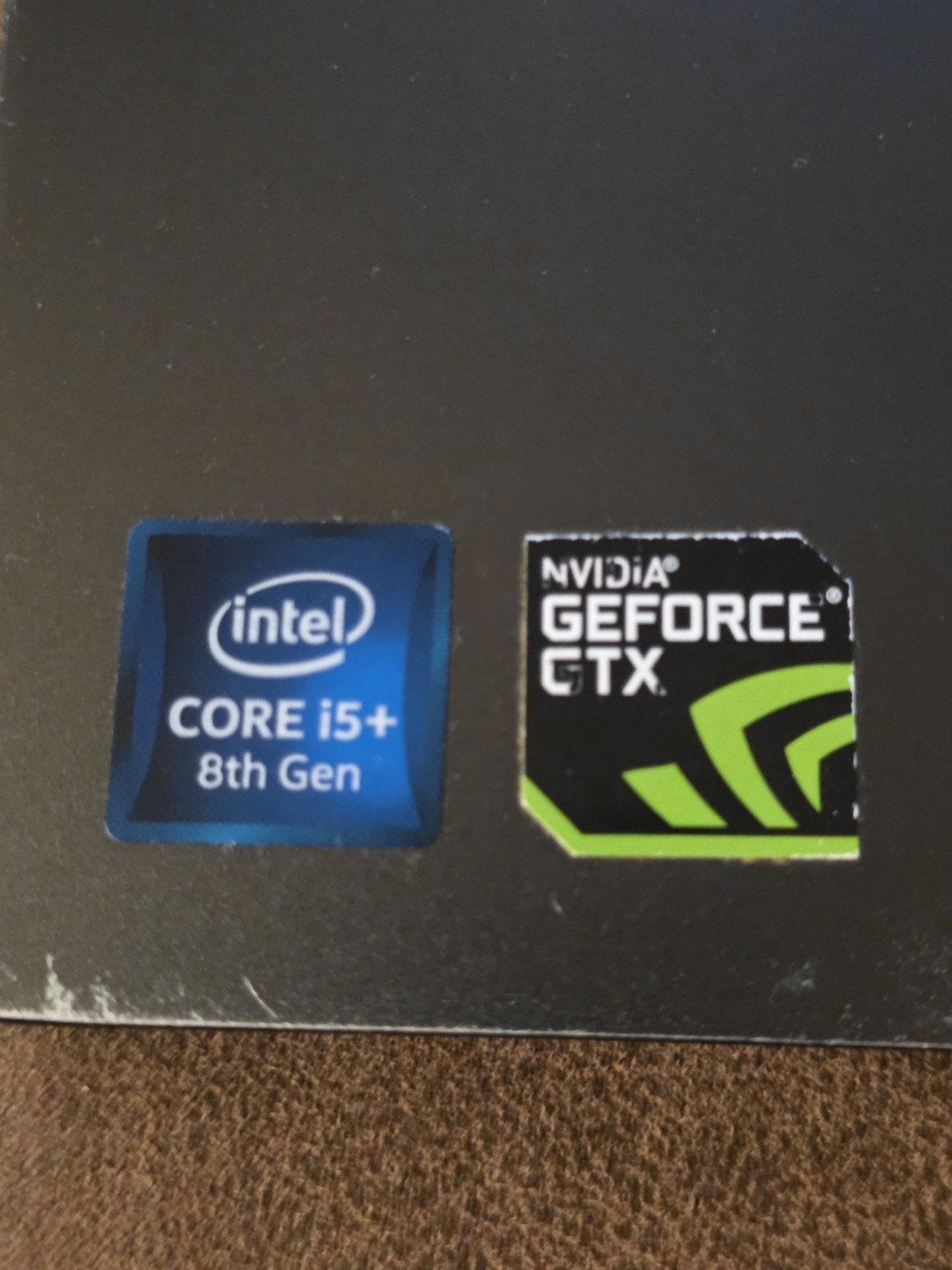 Lenovo Legion Y730-17IN Laptop i5-8300H 2.30 GHz 8GB DDR 1 TB HD GTX 1050Ti 4GB