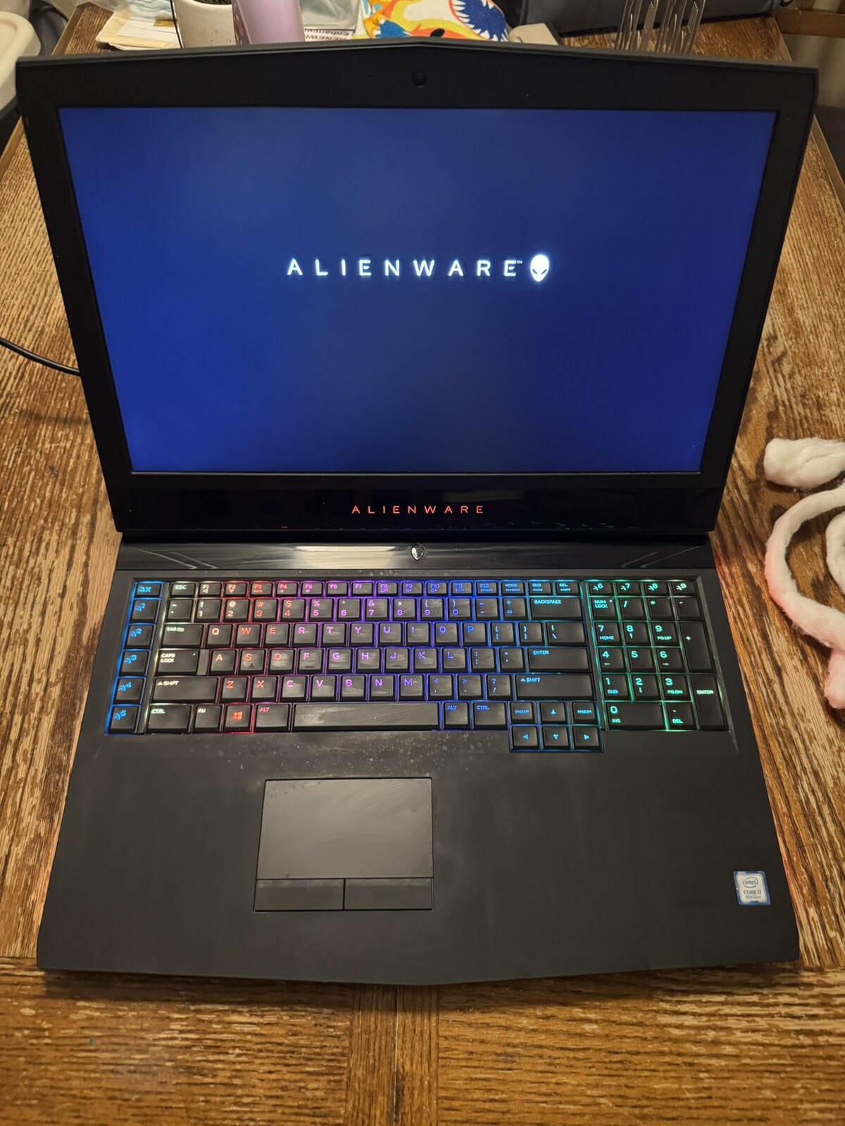 Alienware 17 R5 Gaming Laptop w/charger, Razer mouse and backpack