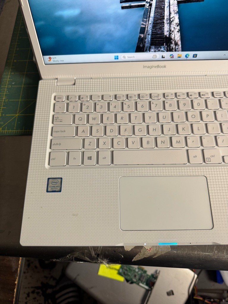 ASUS ImagineBook 14 MJ401TA m3-8100Y 4GB 120GB SSD Win11 Home