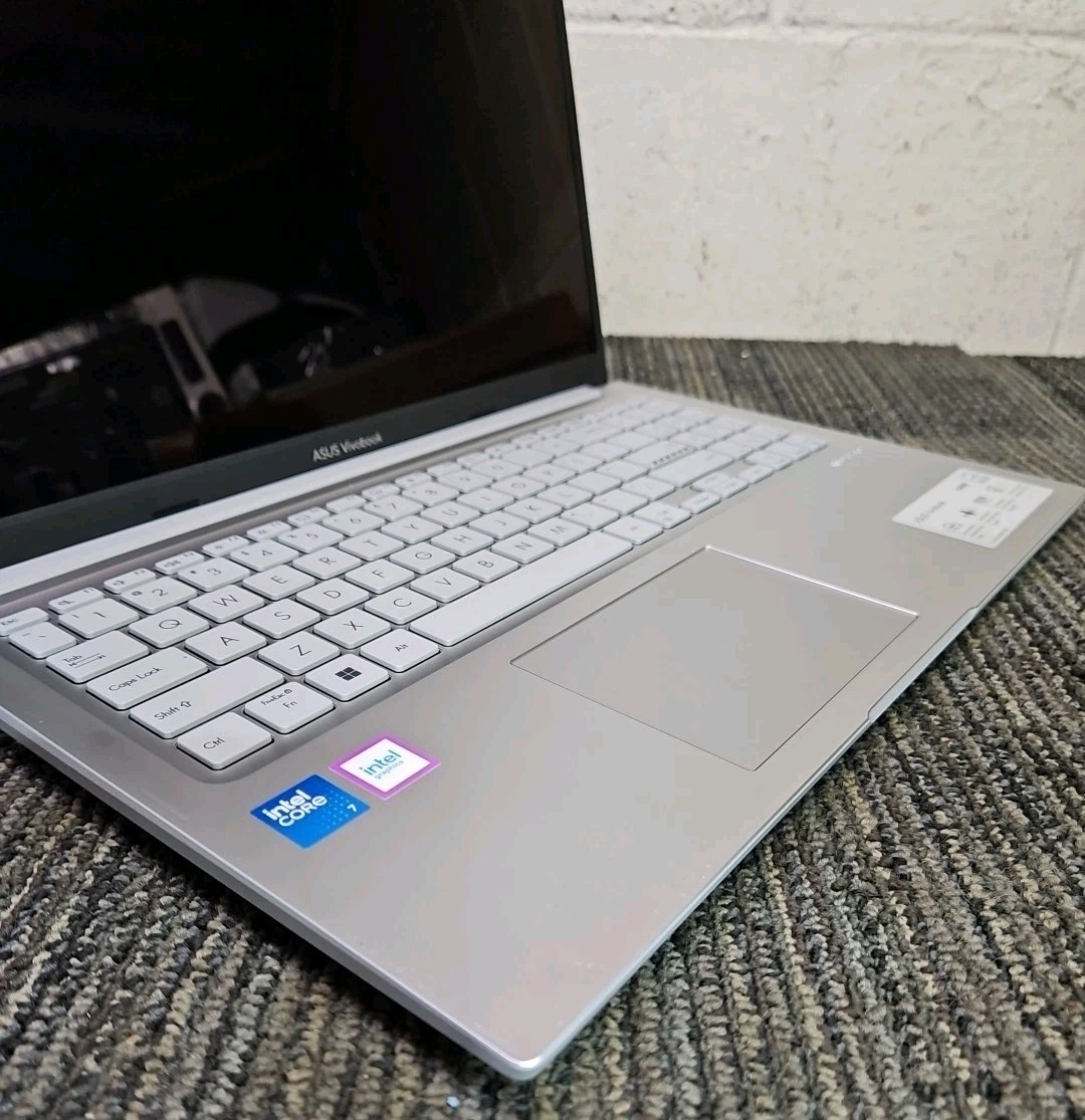 ASUS F1504V Vivobook 15.6″ i7-150U 16GB, MEMORY, 512GB SSD Laptop