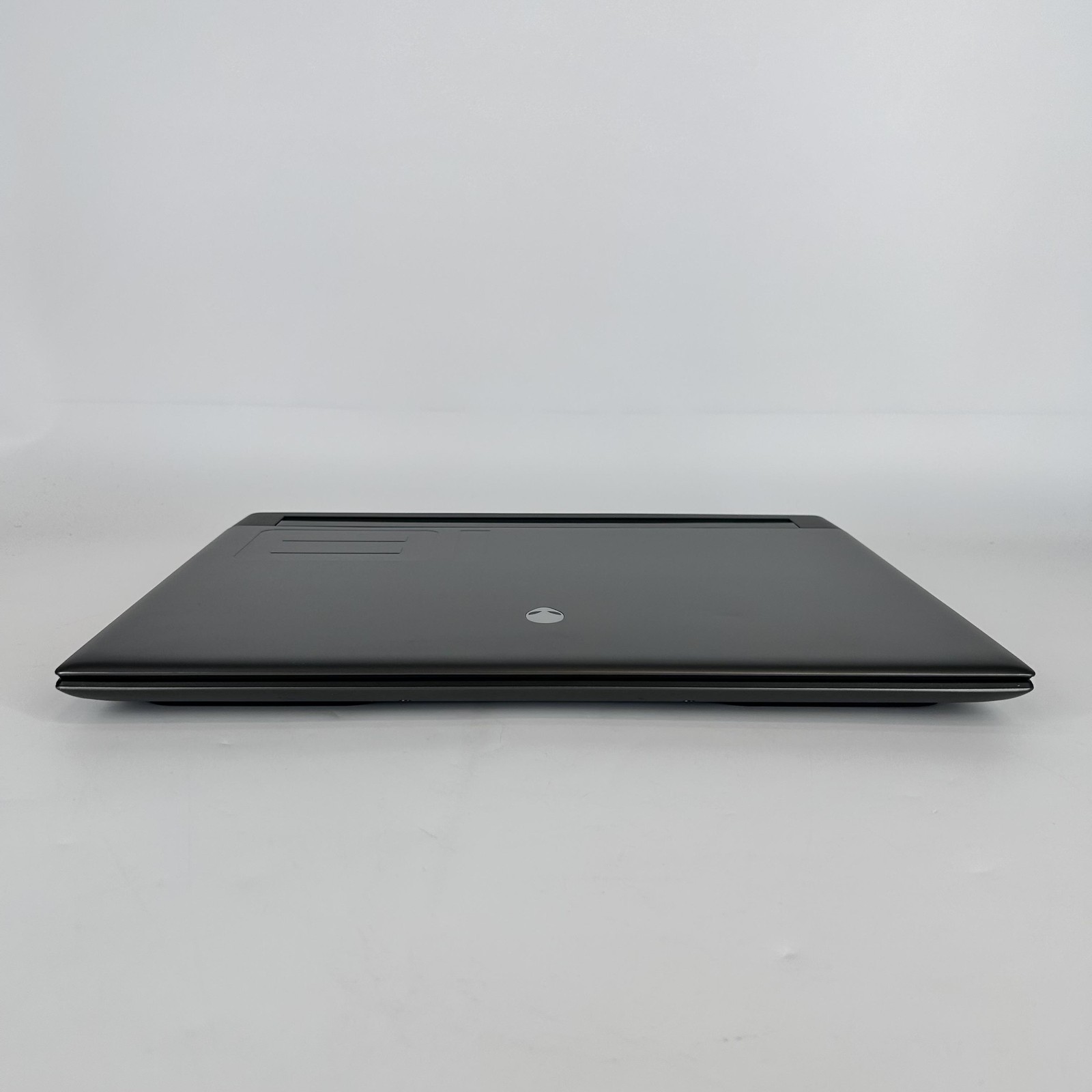 Dell Alienware M18 R1 165Hz QHD+ 2.2 GHz i9-13980HX 64GB 4TB SSD NVIDIA RTX 4090