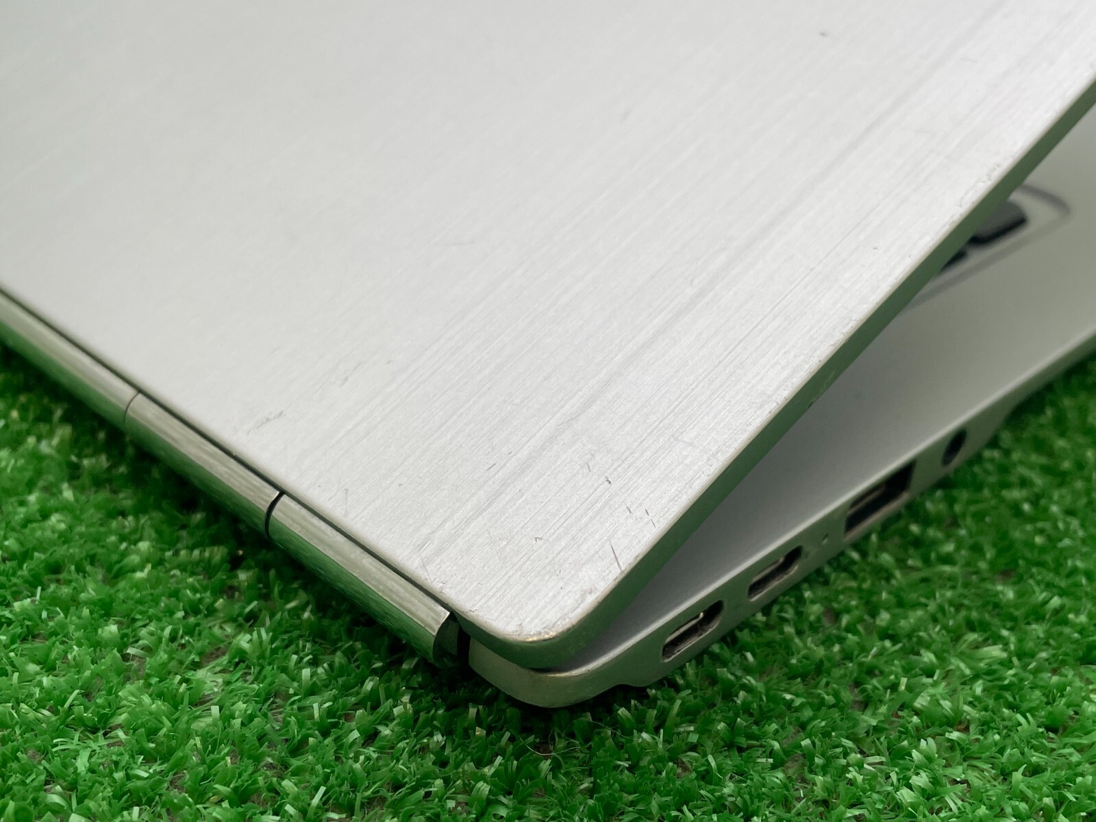 Used HP Chromebook 13 G1 Laptop Intel m7-6Y75 1.20GHz / 16GB RAM / 32GB SSD NT