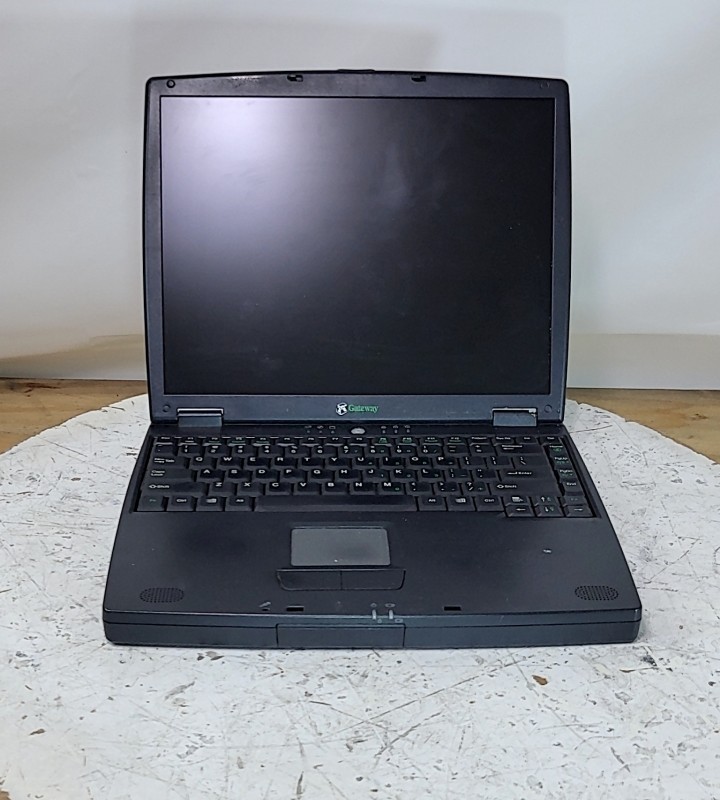 GATEWAY SOLO 5300 MOBILE Laptop Intel PENTIUM III – M 128MB SEE NOTES