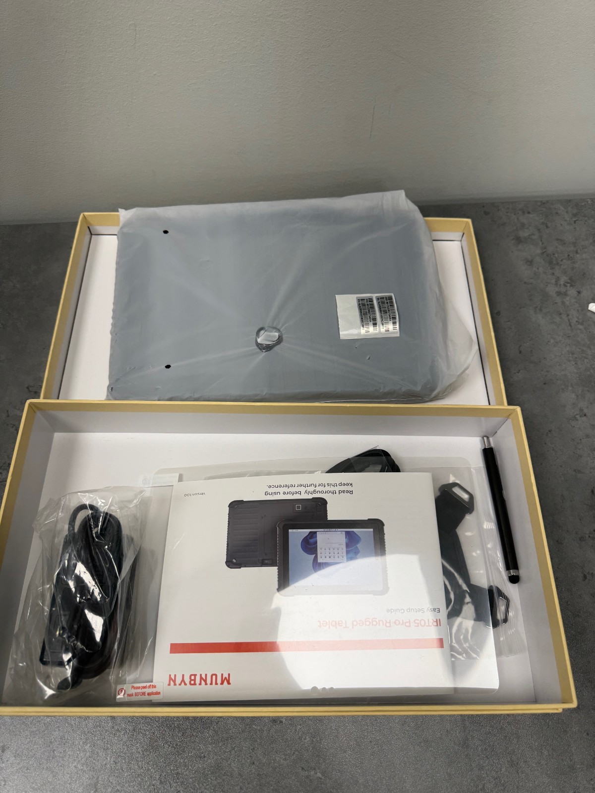 MUNBYN Rugged Mobile Tablet 10.1 inch Windows 11 Pro Outdoor Work Tablet 8+128GB