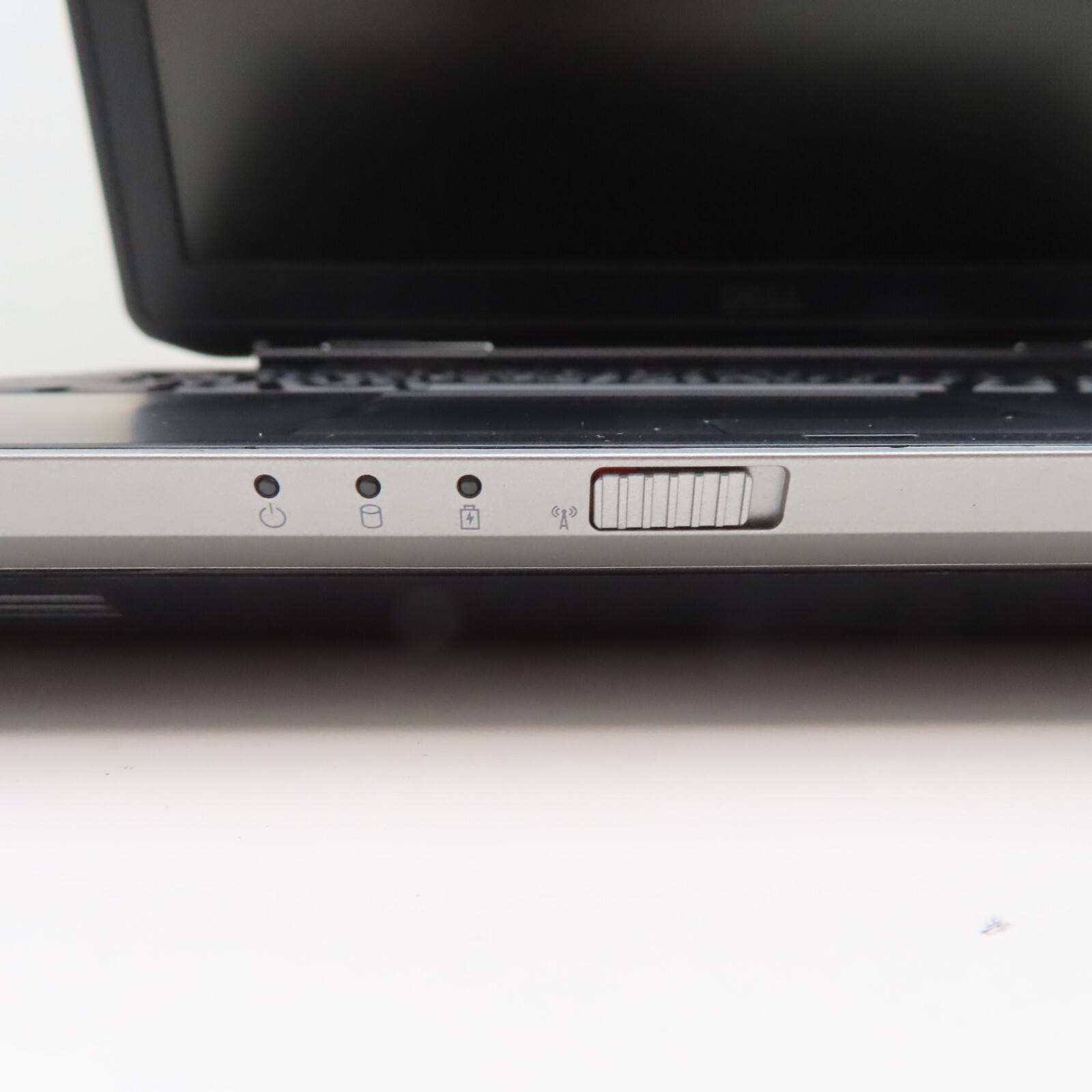 Dell Latitude E5530 Laptop Intel Core i3 2.40GHz 2 Cores 4GB DDR3 SDRAM