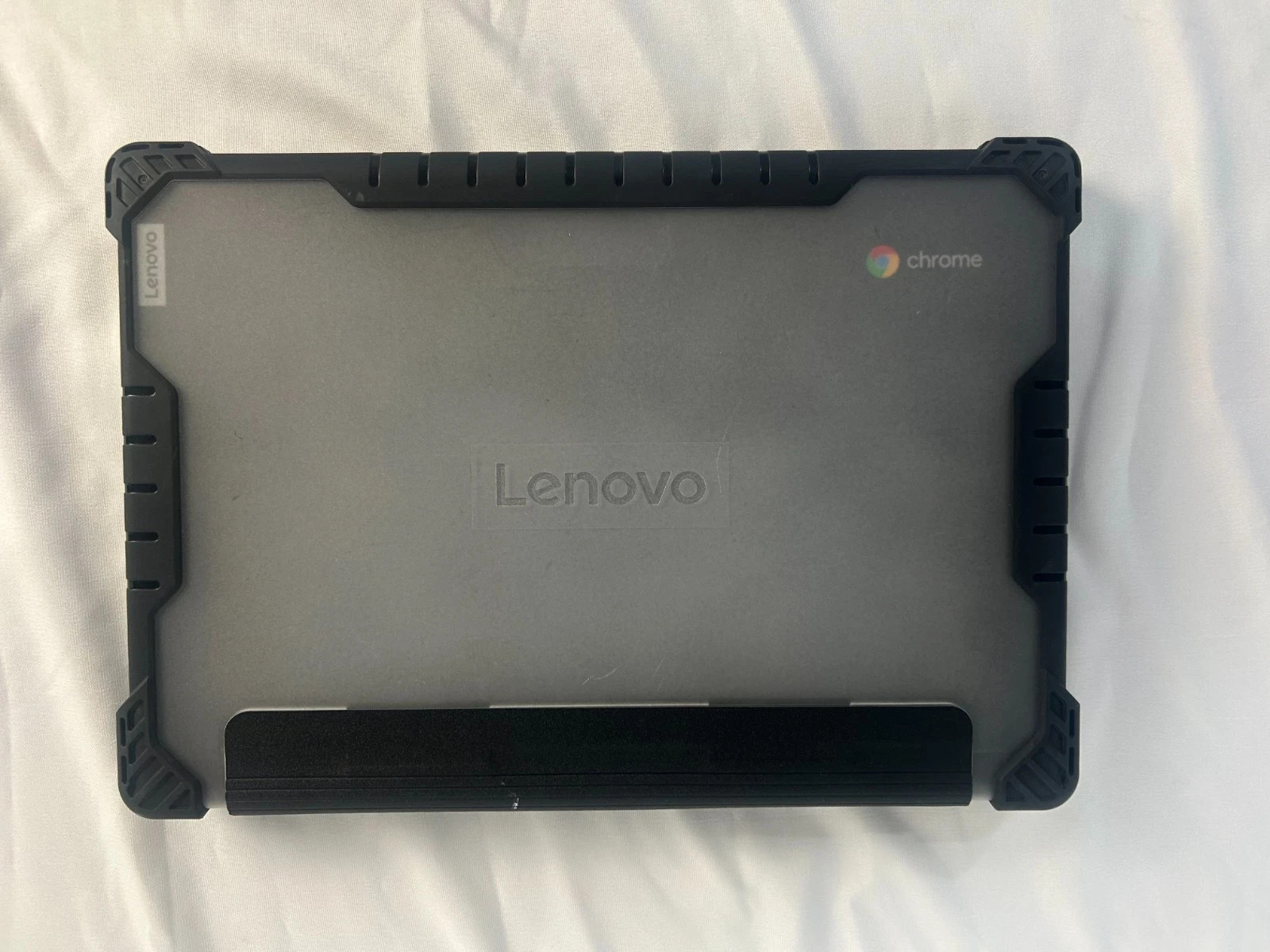 Lenovo 100e Chromebook 2nd Gen AST 32GB SSD, 4GB DDR4, AMD A4-9210C W/Case Cover