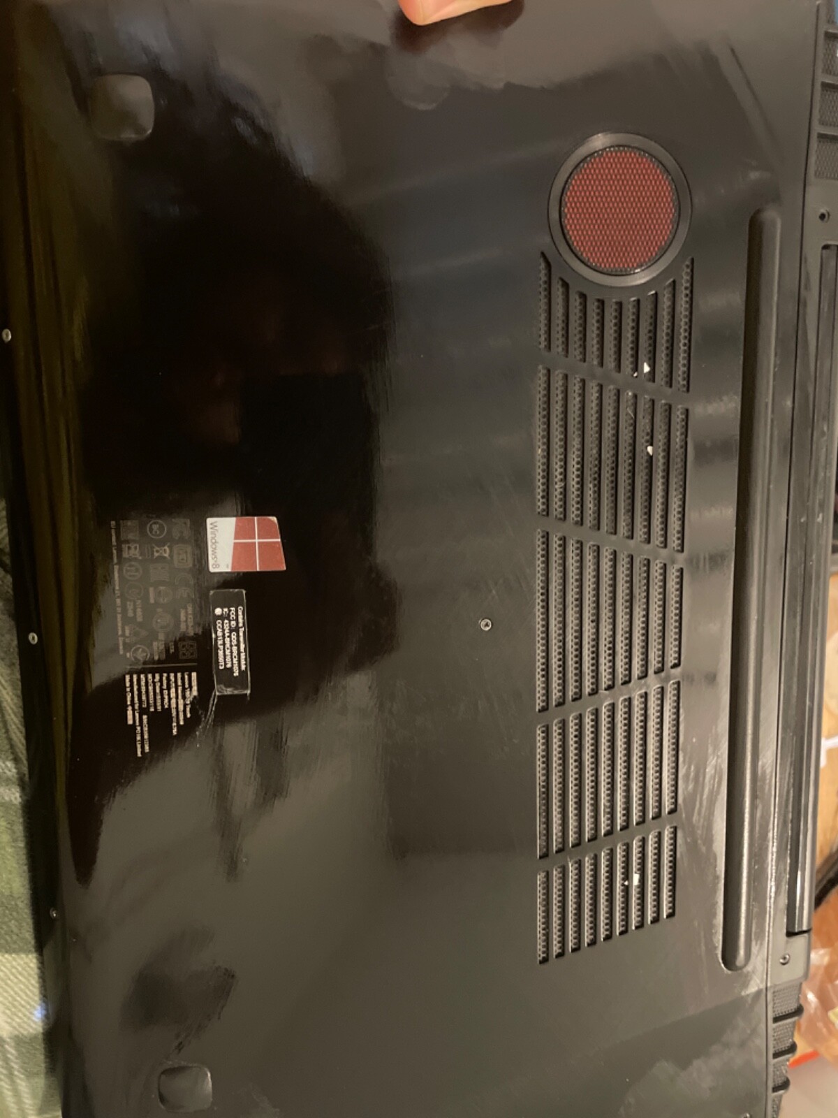 Lenovo Y50-70 15.6in. (NO HDD/ i7 2.4GHz/16GB RAM/NVIDIA GTX 860M) -For Parts