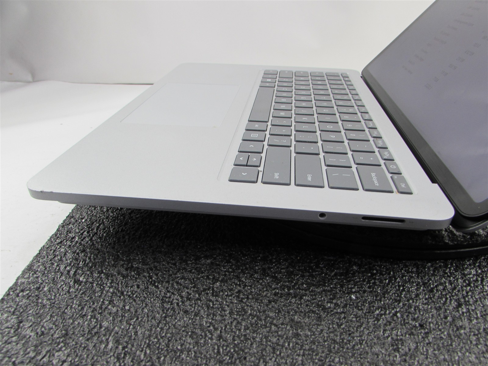 Microsoft Surface Laptop Studio 1964 i7-11370H 1TB SSD 32GB RTX A2000 *No A/C*