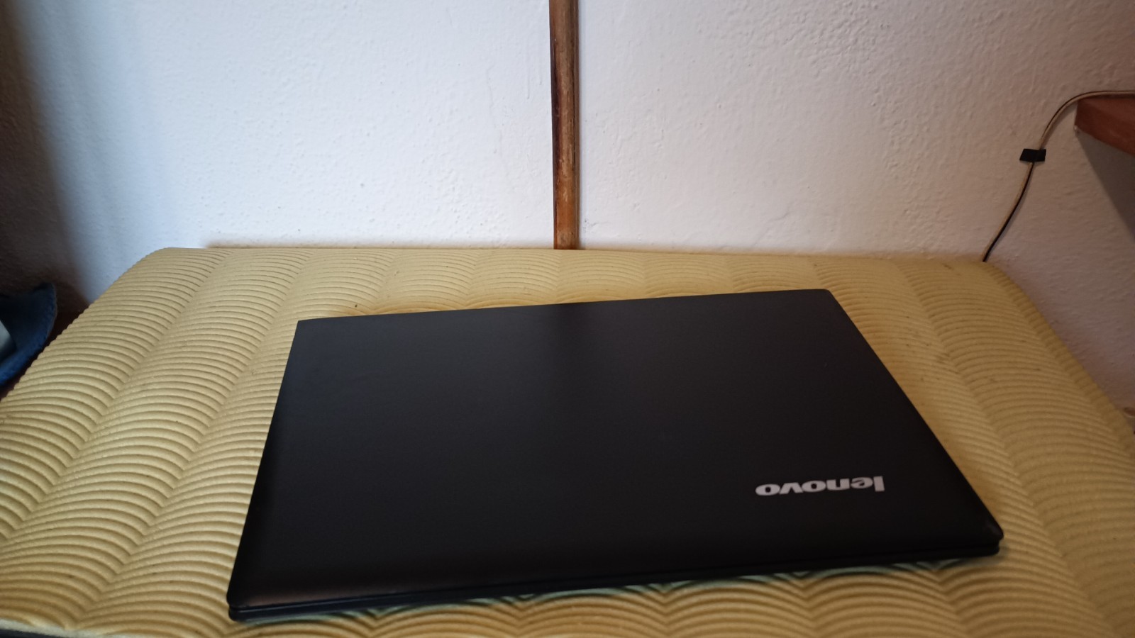 Lenovo ideapad z50-75 15.6″ AMD A8-7100 8core 8gb 128gb AMD radeon r5 m230 2GB