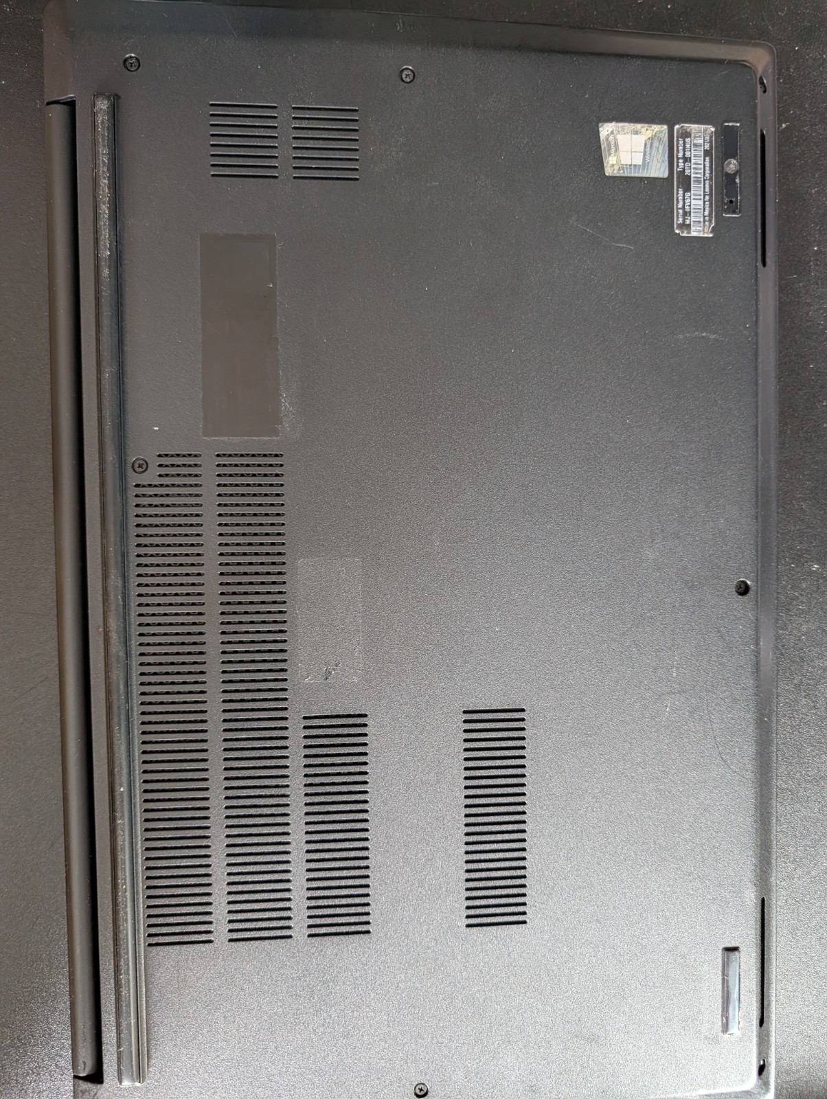 Lenovo ThinkPad E15 Gen 2, i7-1165G7, No RAM, NO HDD/OS, AC, Good Battery