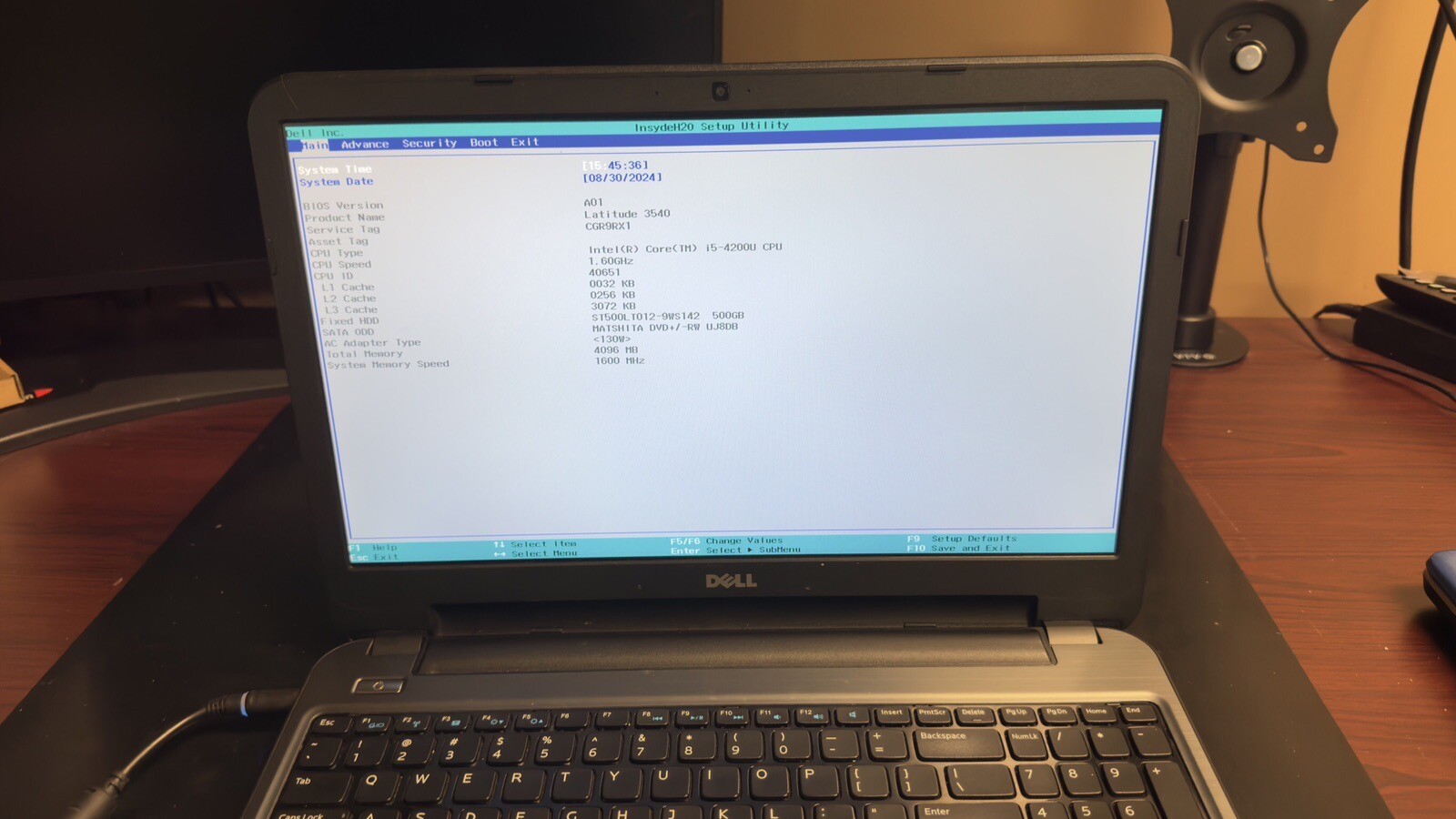 Dell Latitude 3540 15.6in i5-4200U 4 GB RAM 500 GB HDD- NO OS
