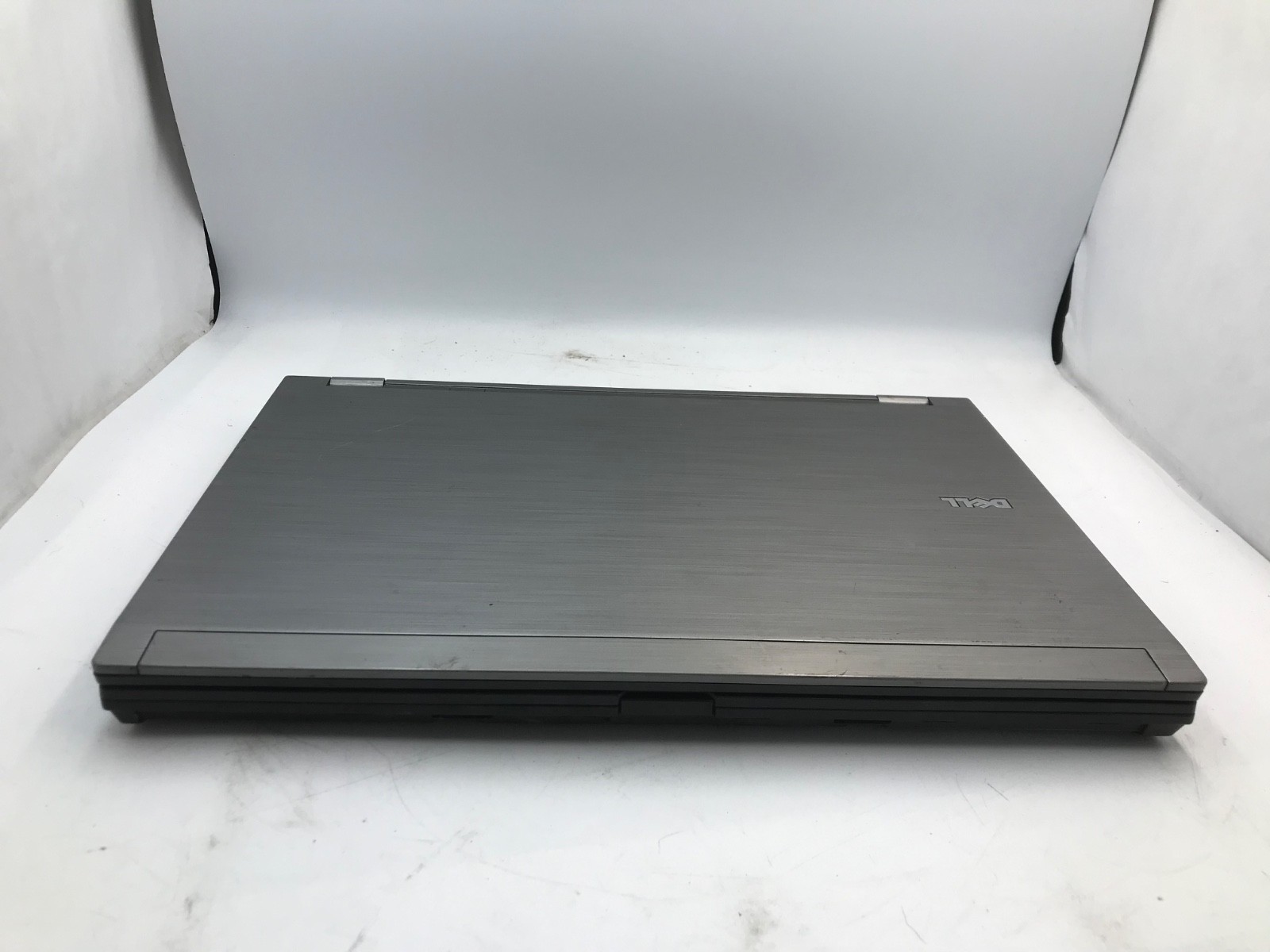 Dell Latitude E6510 15″ Laptop Intel Core i5-520M- NO POWER/BOTTOM