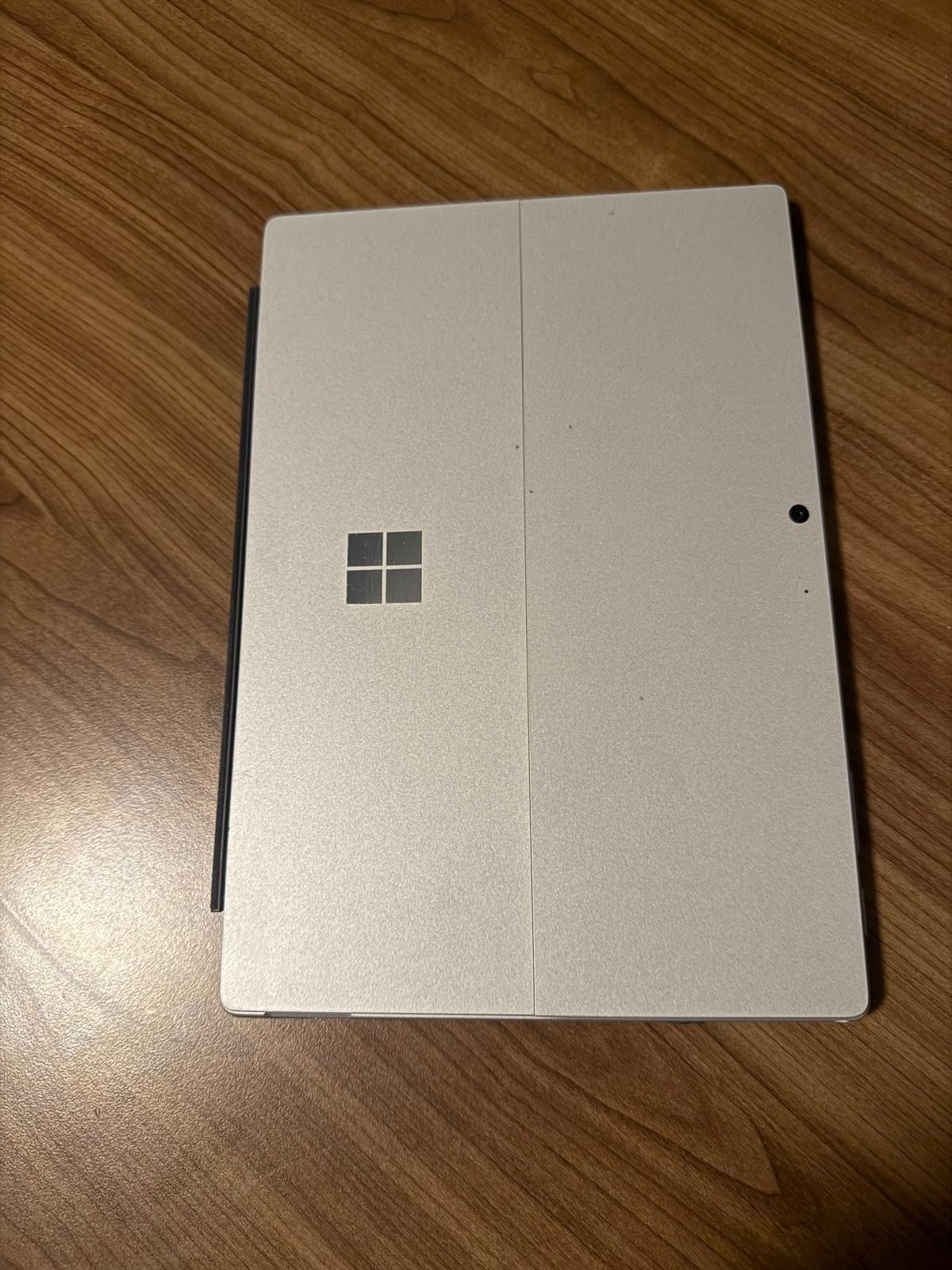 Microsoft Surface Pro 7+ i3-1115G4 8GB RAM 128GB SSD Win11 + Keyboard Charger