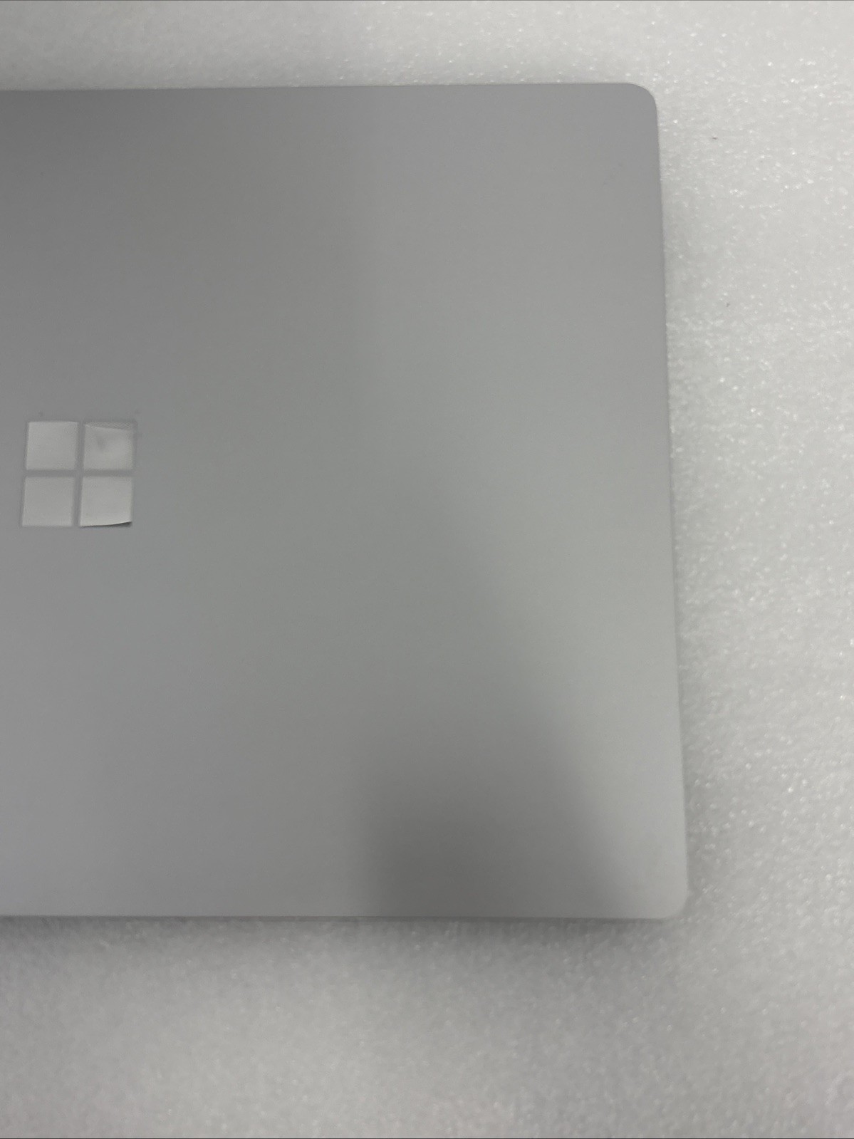 Microsoft Surface Laptop 4 13.5″ (256GB SSD, AMD Ryzen 5, 16GB) Platinum *Read*