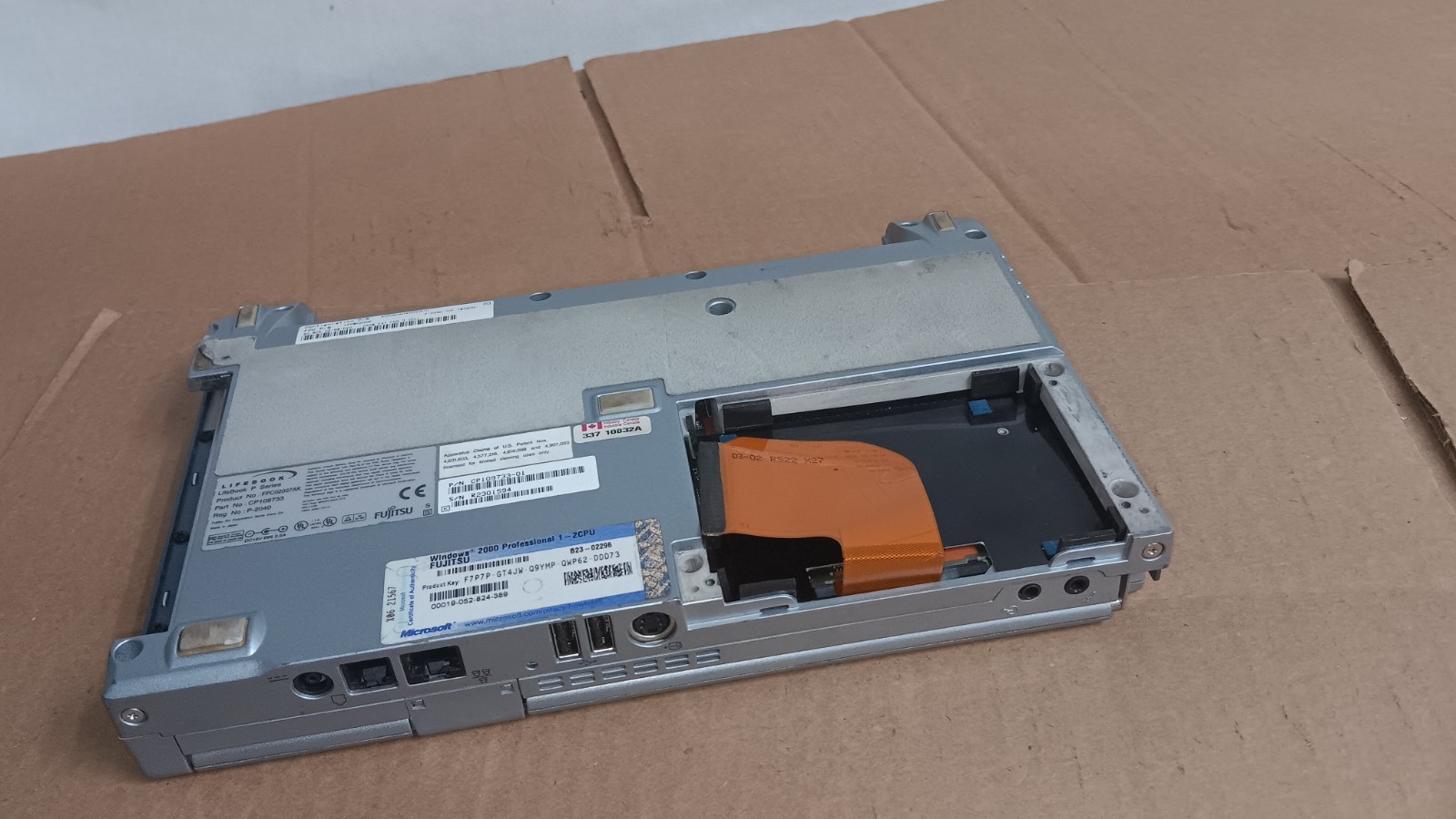 Vintage Fujitsu LifeBook P Series Model P-2040 ultra-portable subnotebook Laptop