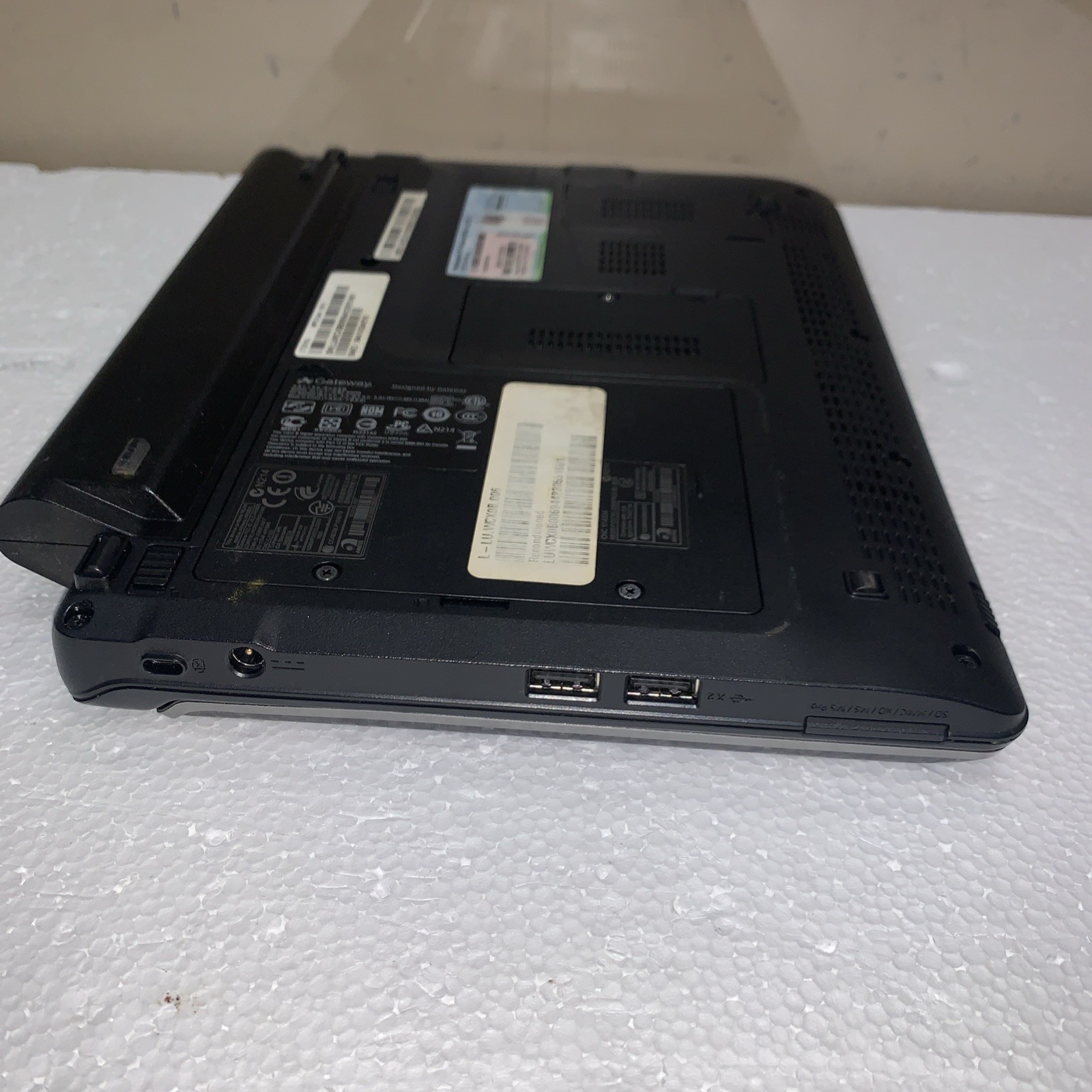 Gateway Netbook KAV6 Intel Atom N270 1.6GHZ 160GB HD 1GB RAM Windows XP PRO SP3