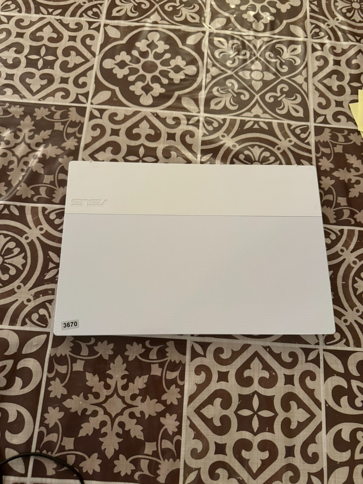 ASUS VivoBook MJ401TA m3-8100Y 4GB 120GB SSD Win10 w/ Charger