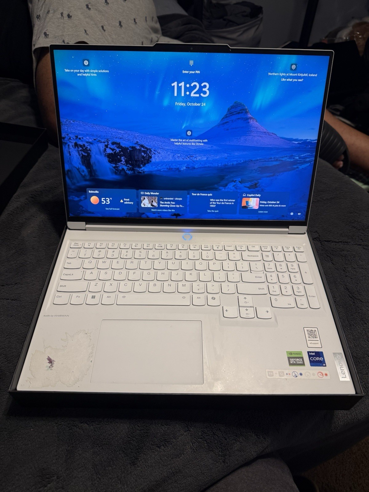 Lenovo Legion 7i 16″ Laptop Intel 14th Gen Core i9 with 32GB Memory RTX 4070