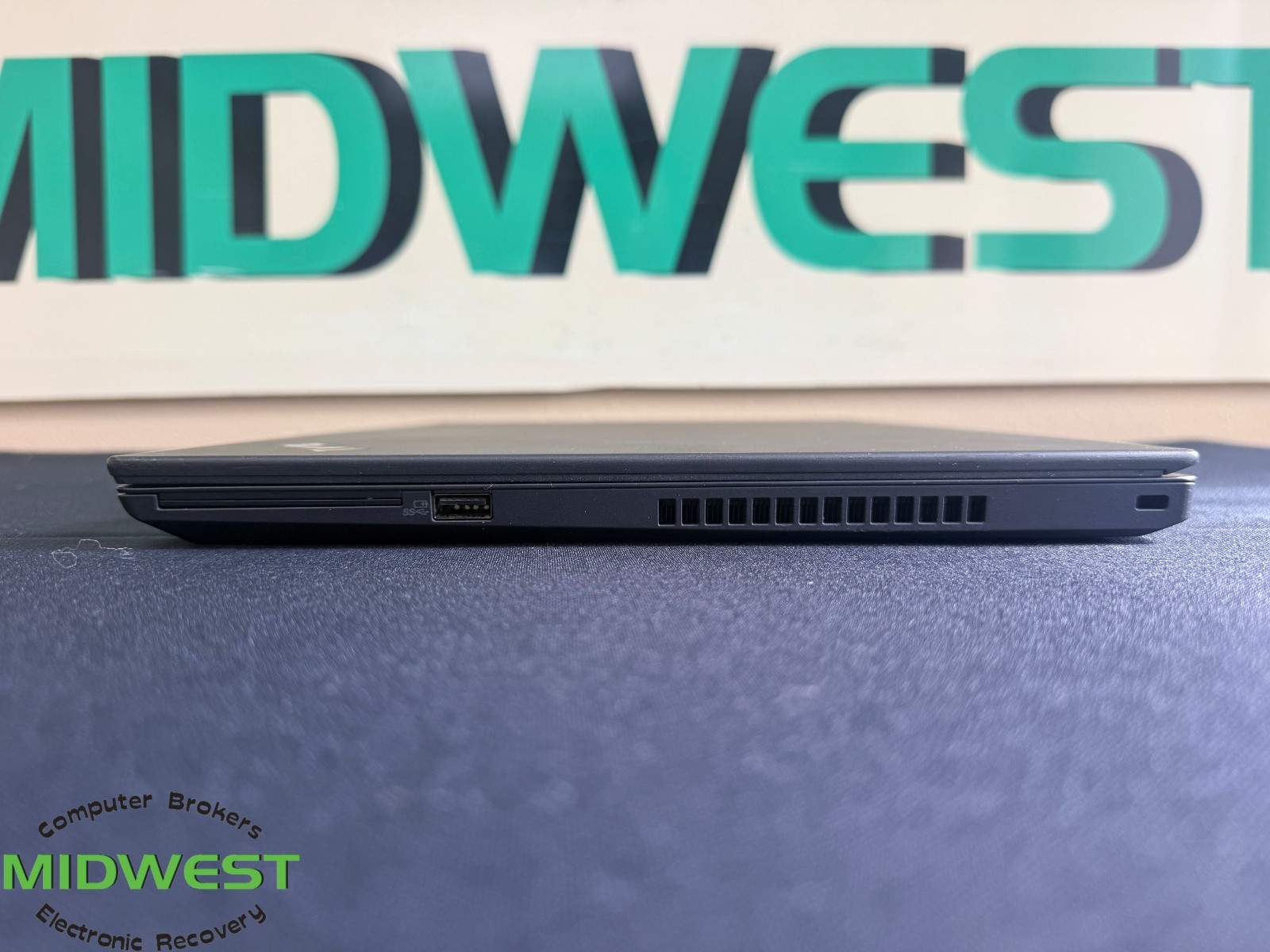 (Lot of 2) Lenovo ThinkPad T15 Gen 2 i5-1145G7 2.6GHz 8GB RAM No OS/HDD/SSD