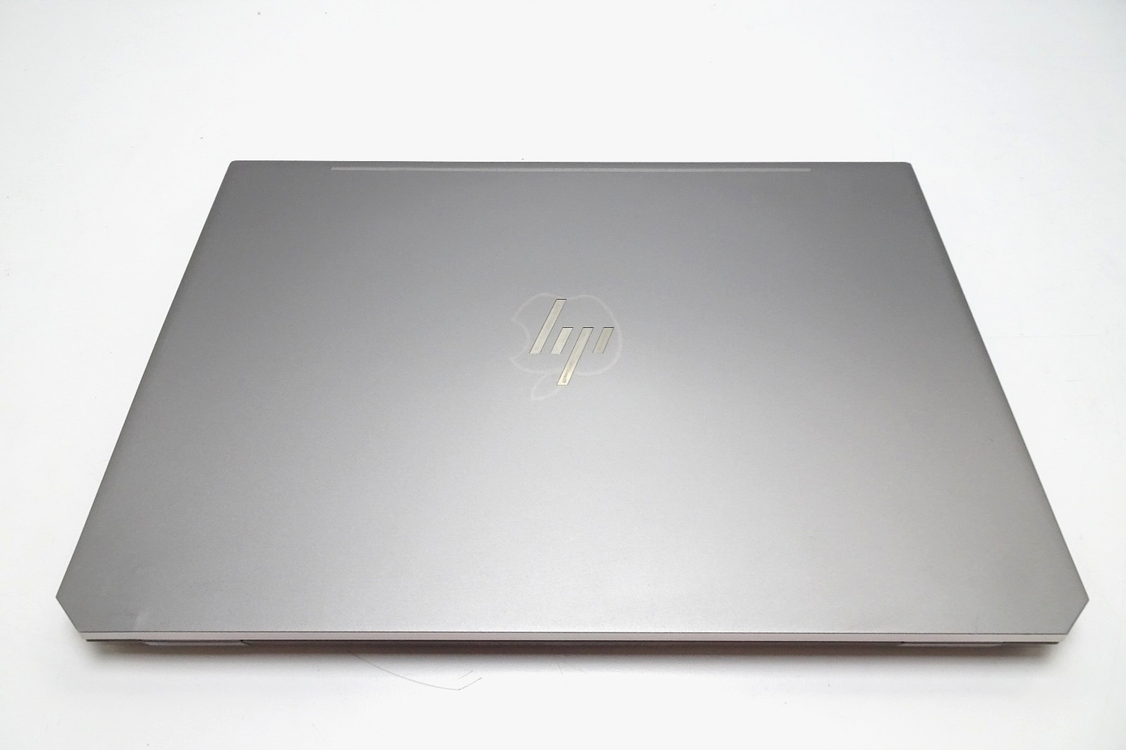 HP ZBook Studio G5 | Intel Xeon E-2176M | 16GB RAM | 512GB NVMe | LINUX | READ