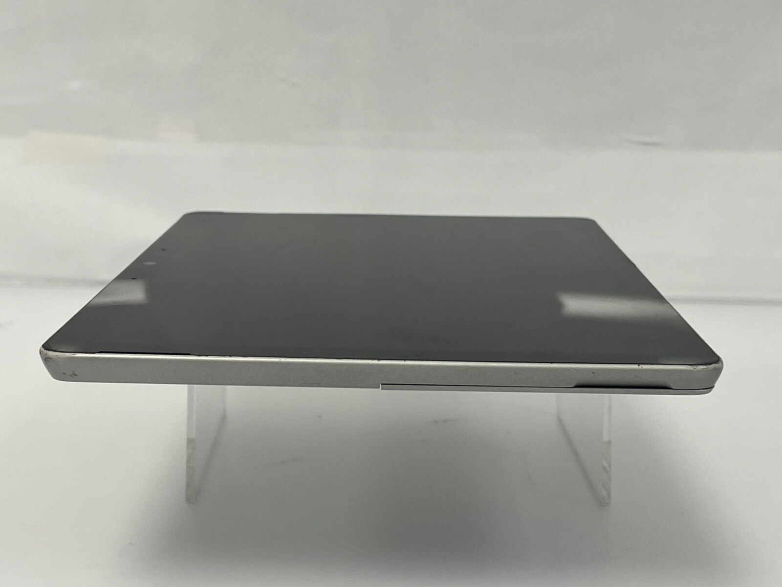 Microsoft 1926 Surface Go 2 10.5″ Pentium 4425Y @1.70Ghz 4GB Ram 64GB eMMc (5)