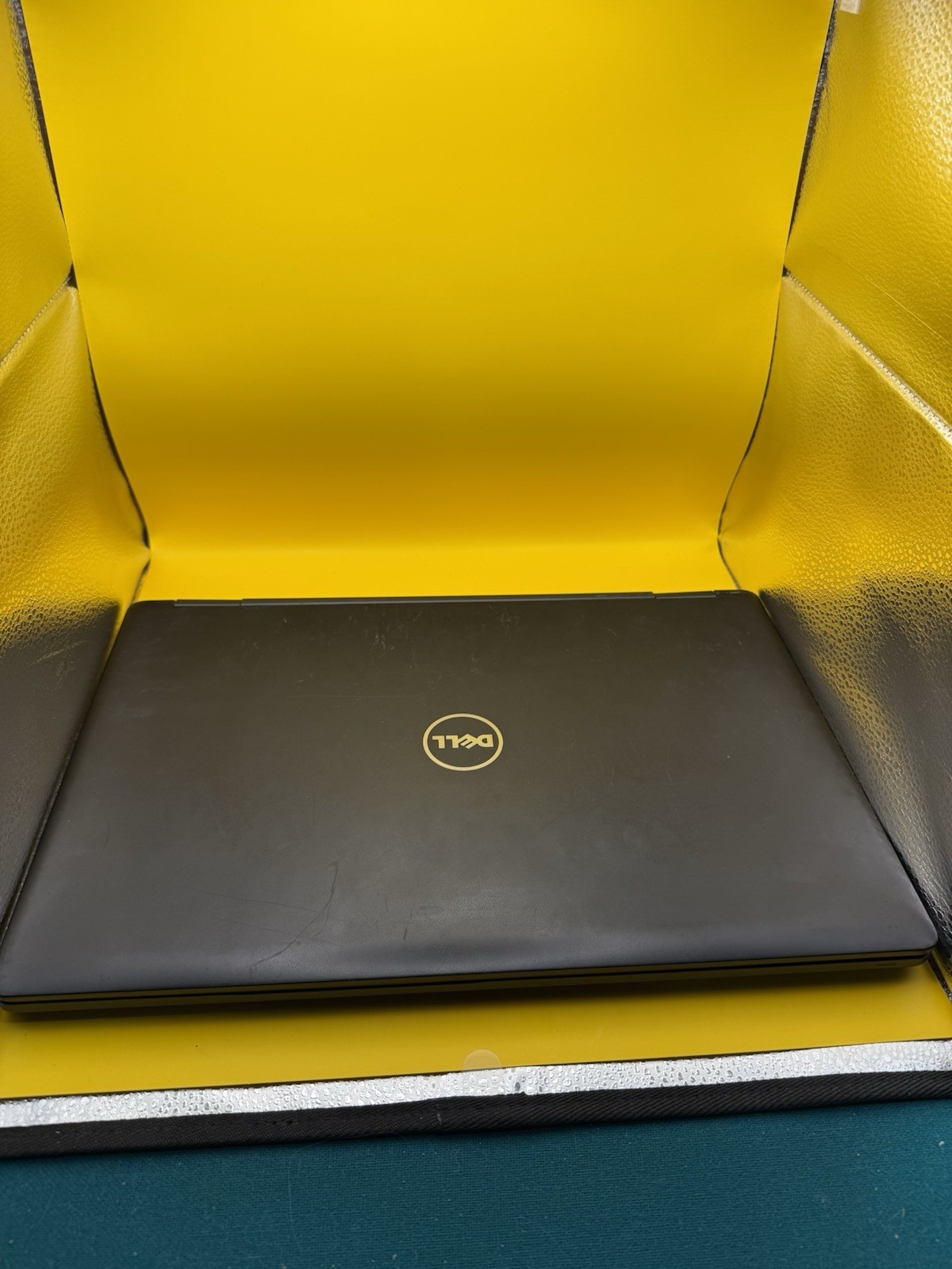Dell Latitude 5580 Touchscreen i5 7th Gen No RAM No Battery No SSD HDD