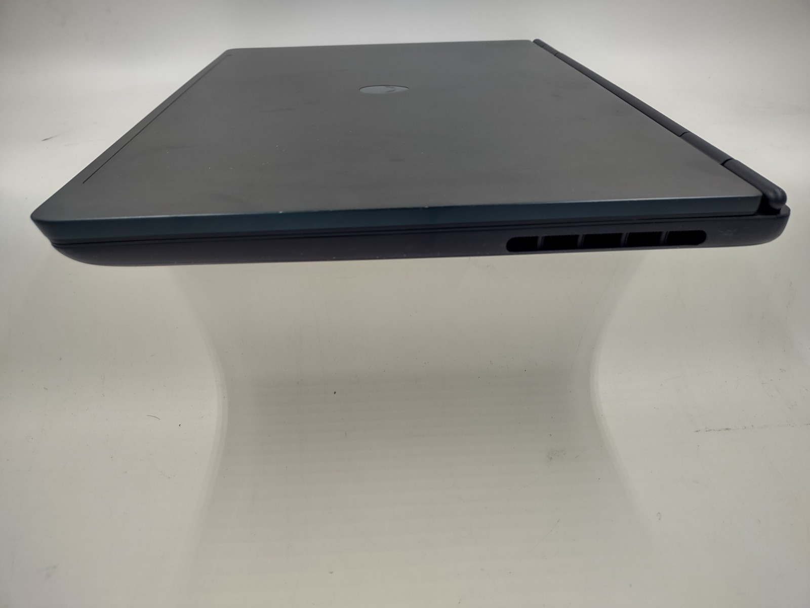 Alienware 16 Aurora – 16″ – Intel Core 7 – 16GB RAM – 1TB SSD – GeForce RTX 5050