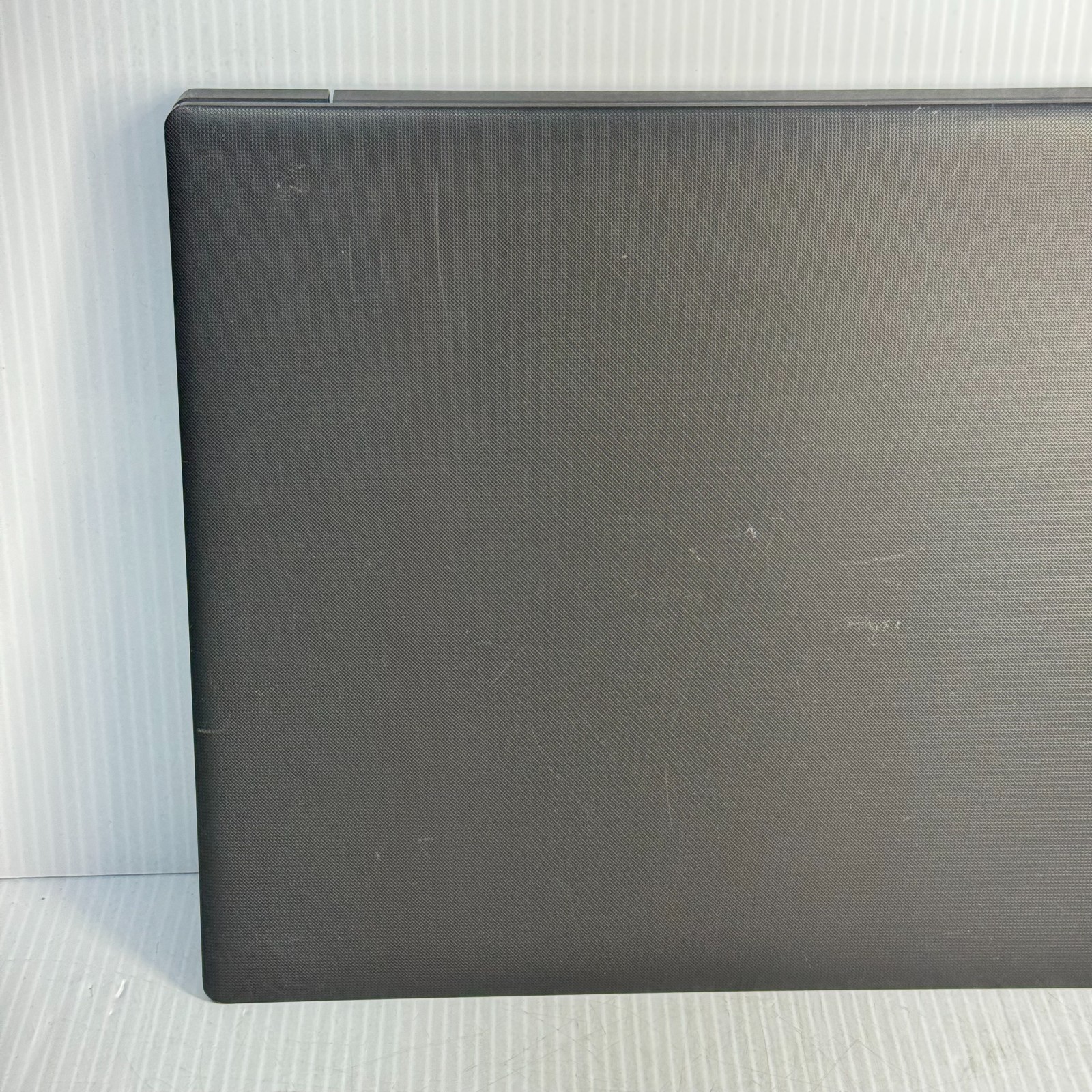Lenovo IdeaPad 130-15AST AMD A9 Linux Mint 22.3 15.6″ Laptop 128GB SSD 8GB RAM
