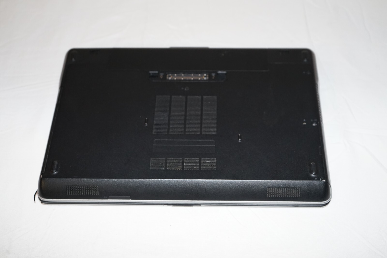 ^ Dell Latitude E6440 i7-4600M @ 2.9GHz 4GB Ram No HD #C1542