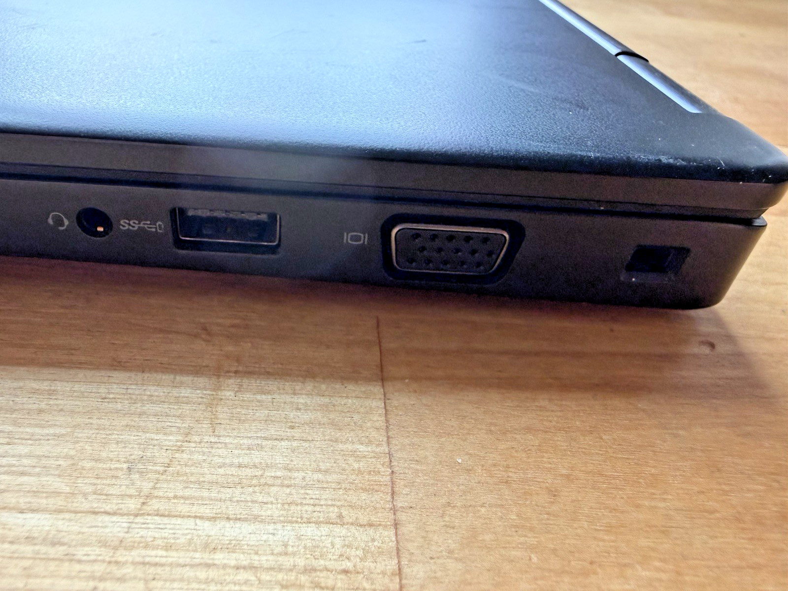 Dell Latitude 5490 14″ Intel i5-8350U, 16GB ram, 256GB NVMe, 1TB ssd, 1366×768