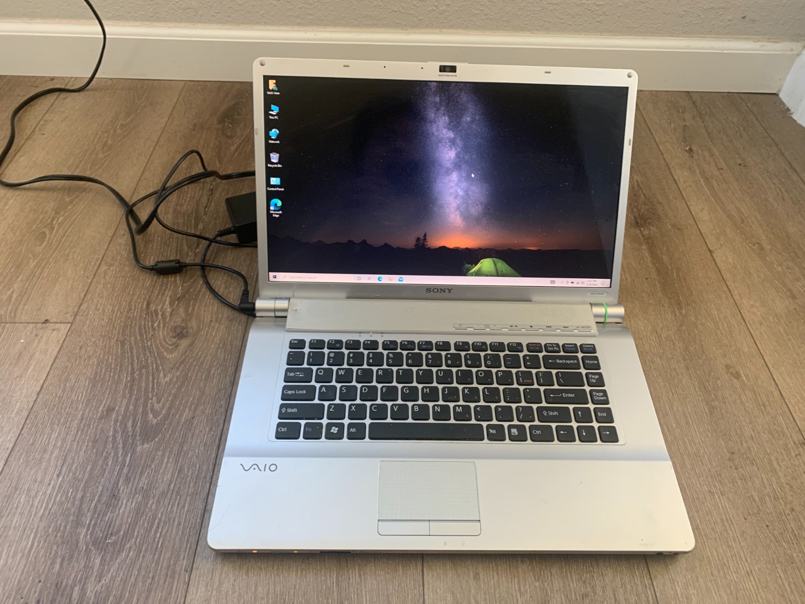Sony PCG-3J1L VGN-FW550F 16.4″ Intel Core 2 Duo P8700 2.53GHz 4GB Ram 320GB HDD