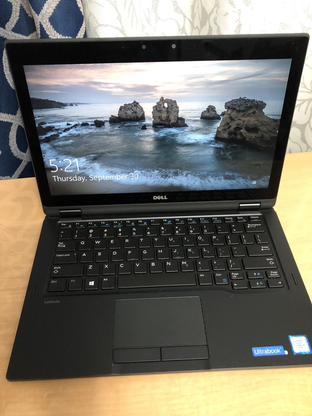 Dell Latitude 5289 12.5″ (512GB, Intel Core i7 7th Gen., 2.80 GHz, 16GB RAM)