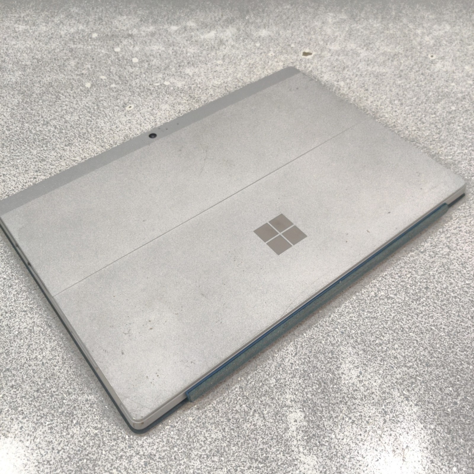 Microsoft Surface Pro 5 1807 12.3″ i5-7300U, 8GB, 256GB SSD Windows 10 Pro NO AC