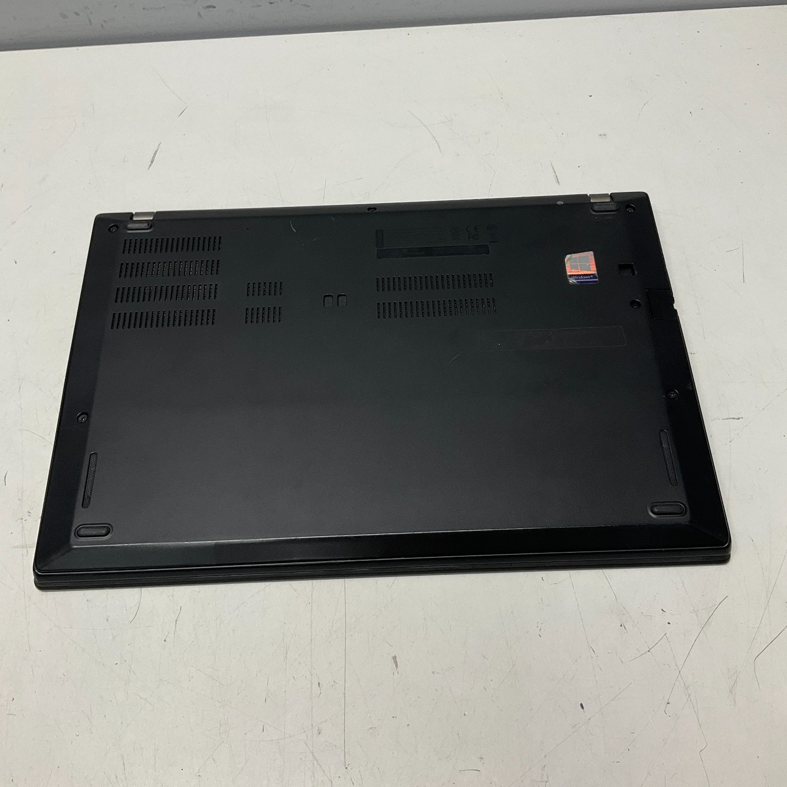 Lenovo ThinkPad T480s 14” Intel Core i5-8250U 3.4GHz Laptop BROKEN LCD AS IS