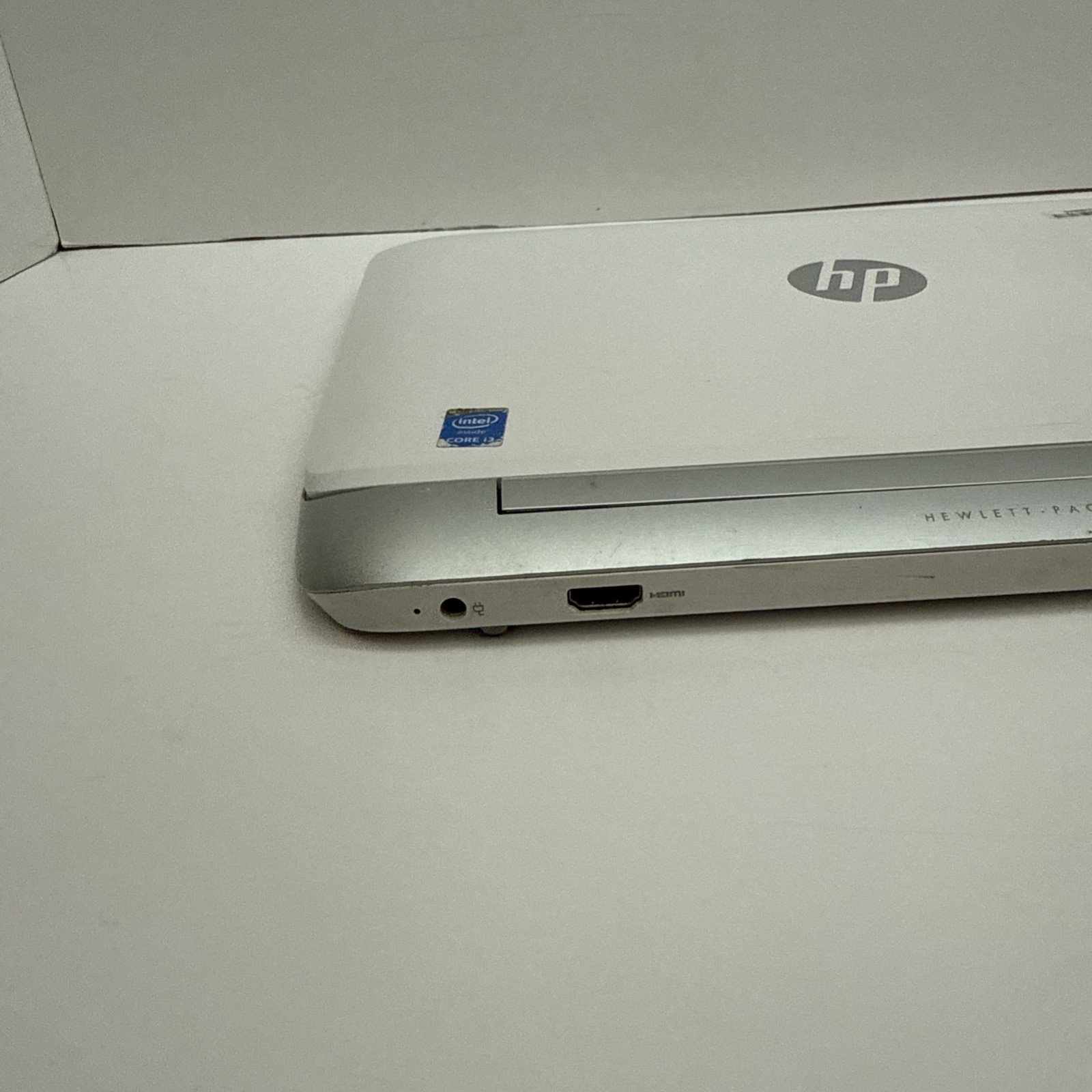 HP Split Tablet Laptop Intel Core i3 NO HDD – As Is – Parts Or Repair – No Power