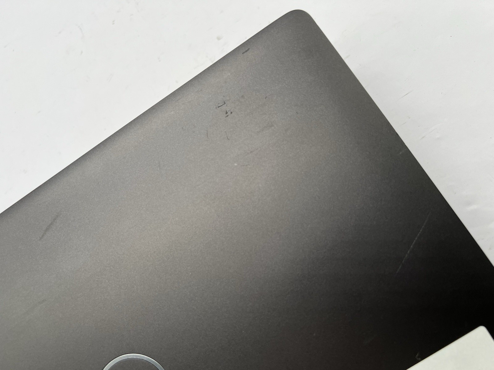 Dell Latitude 5500, i5-8265U CPU, @ 1.60GHz, 8GB RAM, 256GB NVMe- No OS/Charger