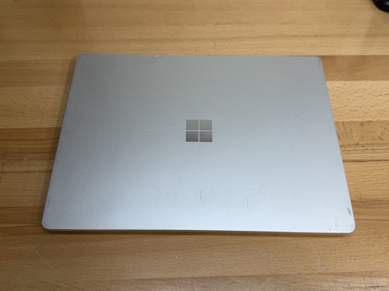 Microsoft Surface Laptop Go 1st Gen 1943 12.4″ i5-1035G1 1.0GHz 8GB RAM 128GB