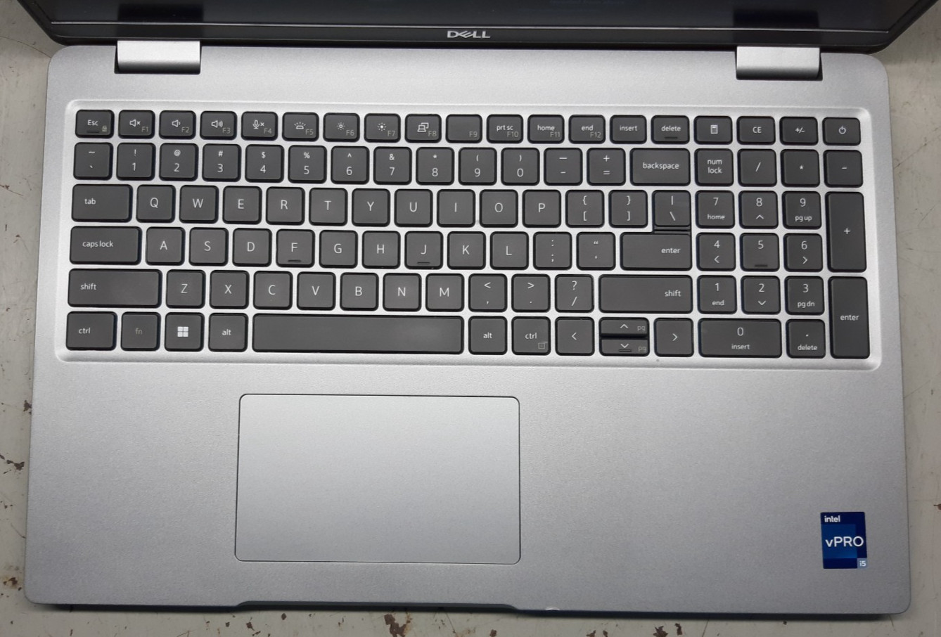 Dell Latitude 5540 15.6″ i5-1345u 8GB RAM 256GB SSD Windows 11 Touch