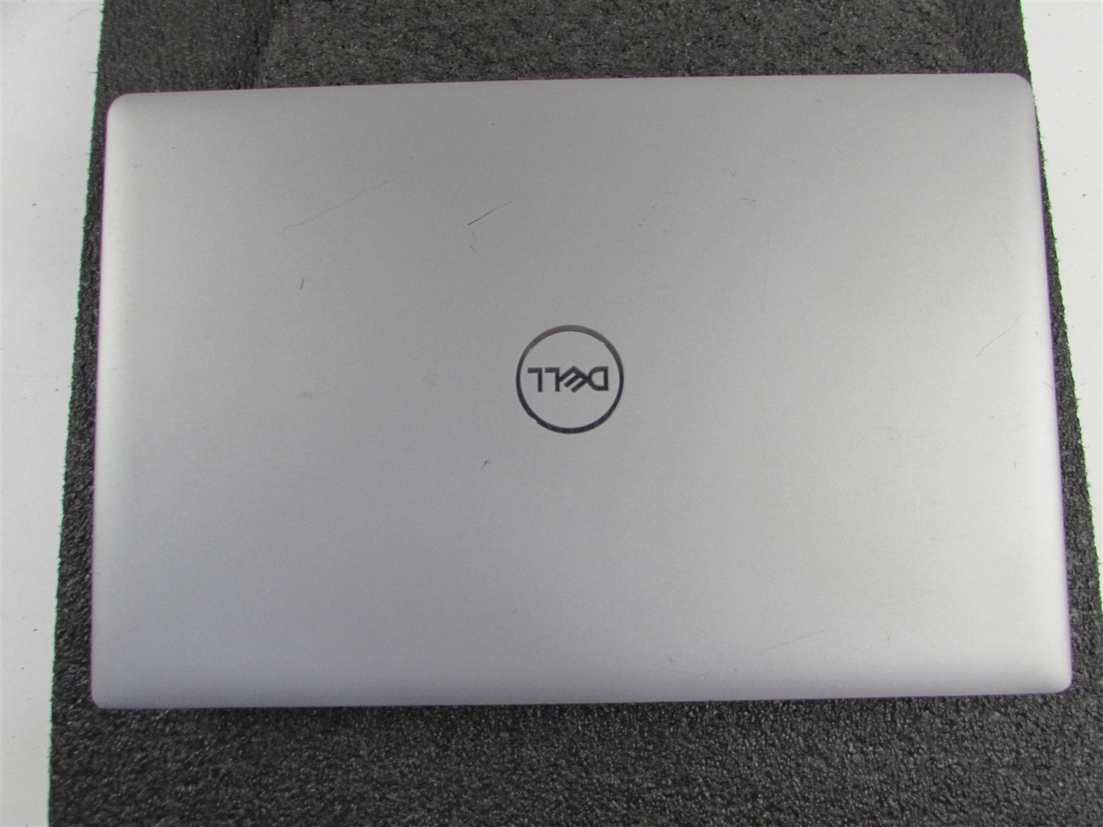 DELL LATITUDE 5520 1920X1080 FHD CORE I7-1185G7 NO SSD 4GB RAM NO O.S