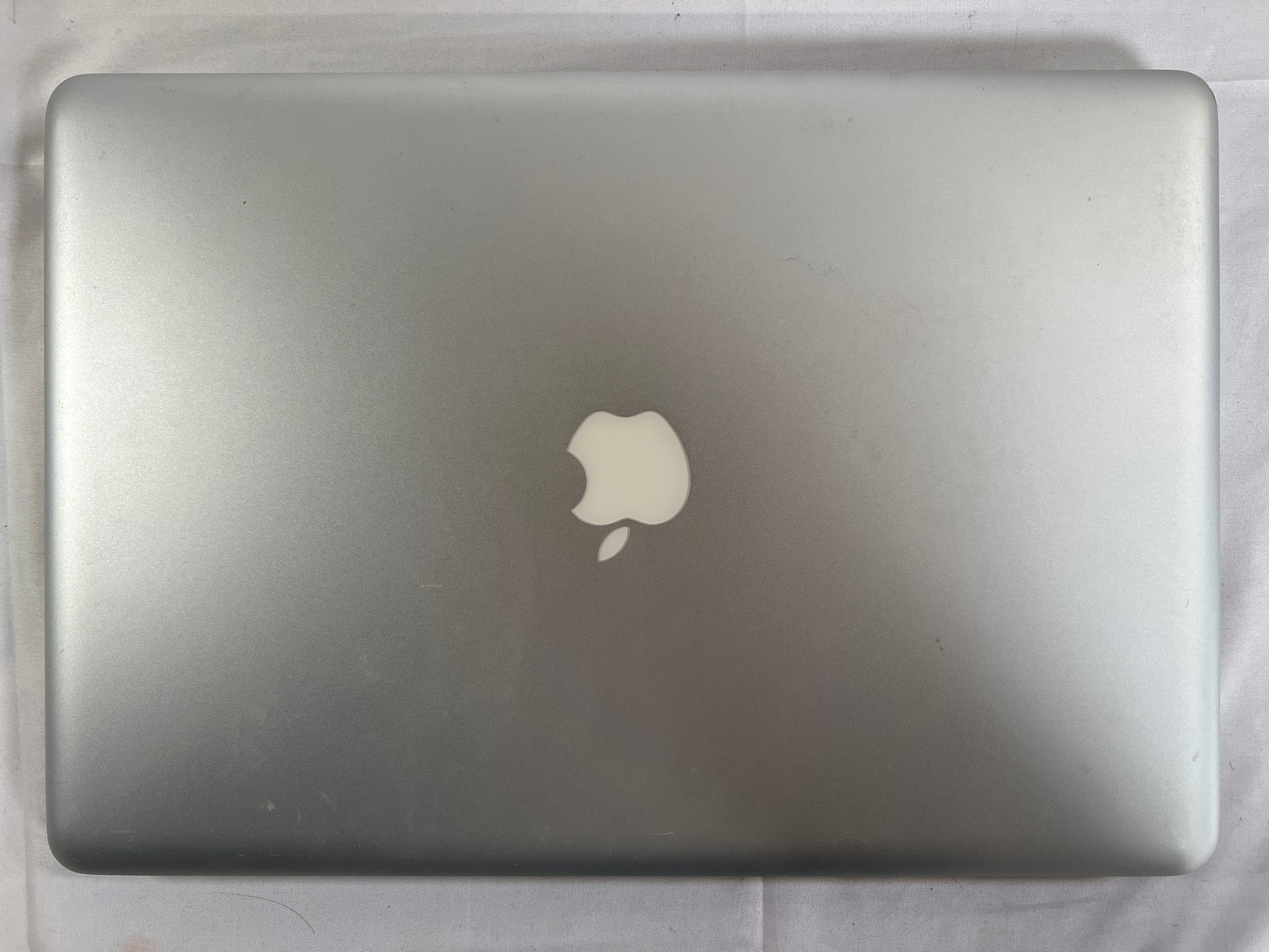 Apple MacBook Pro Mid 2009 2.53 GHz Core 2 Duo No Drive 15″ FOR PARTS/REPAIR