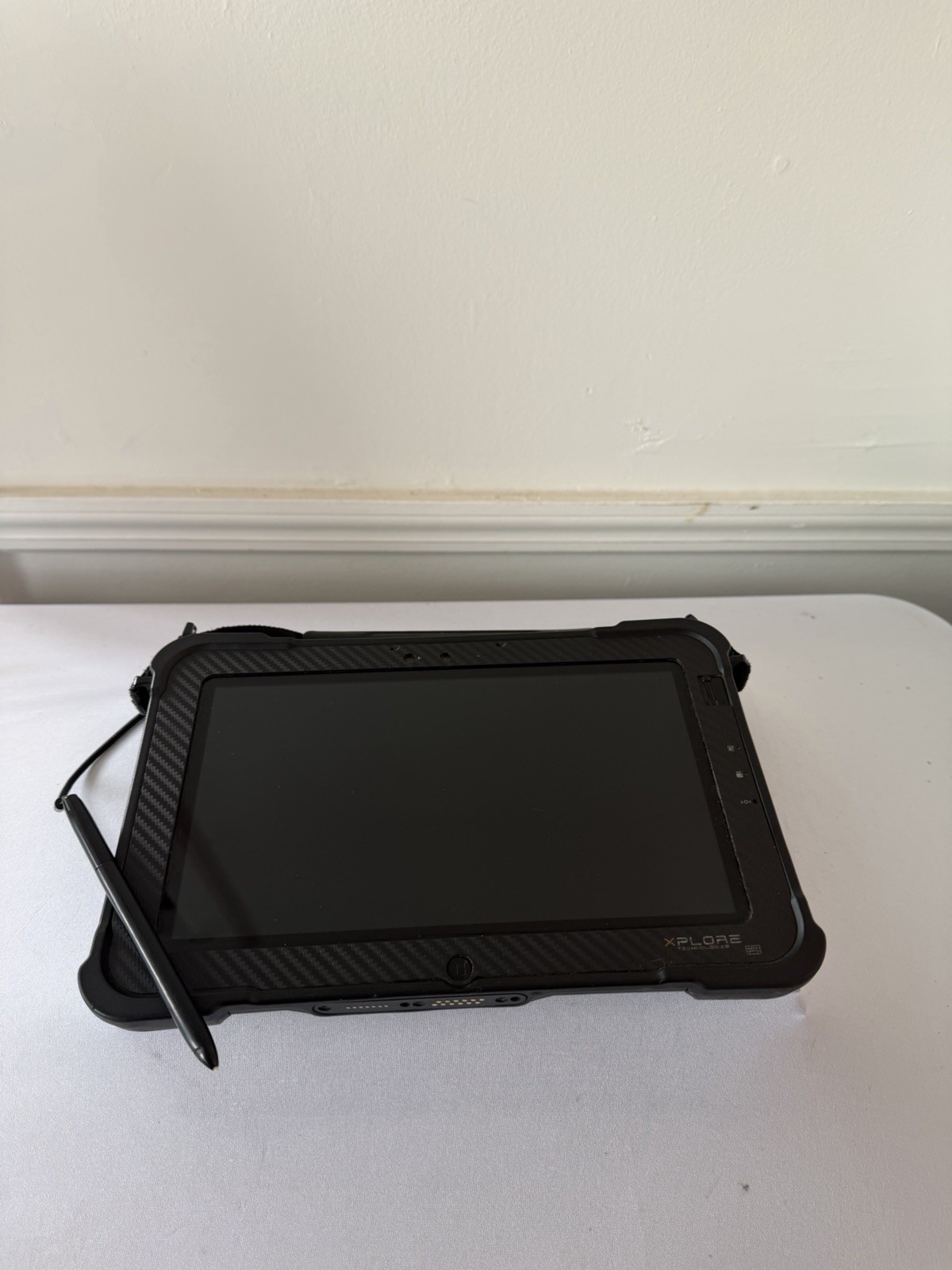 Xplore ixi01B2 Laptop – Good Screen – Intel i5-5350U – RAM 8 GB – Read Des
