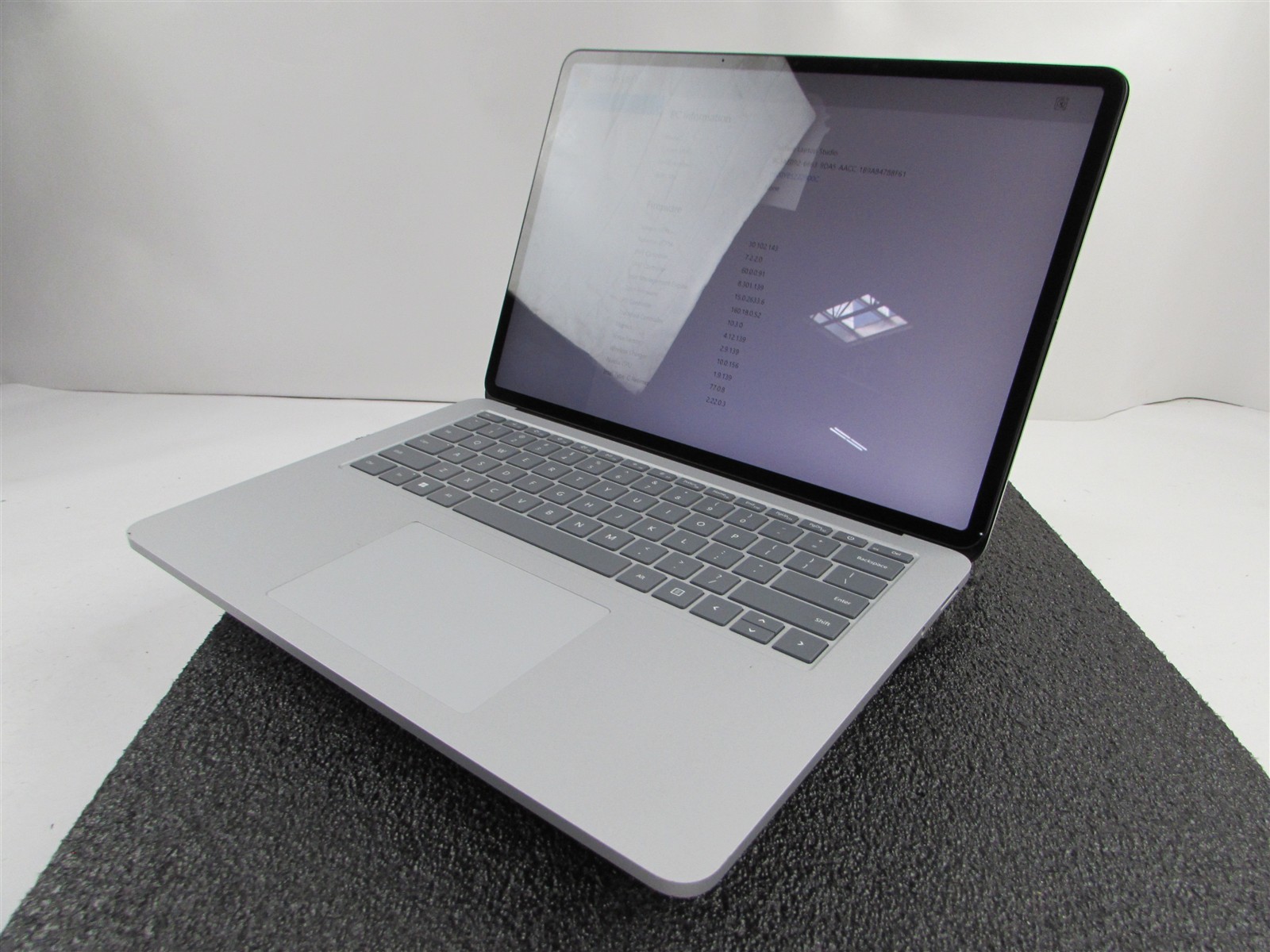 Microsoft Surface Laptop Studio 1964 i7-11370H 1TB SSD 32GB RTX A2000 *No A/C*