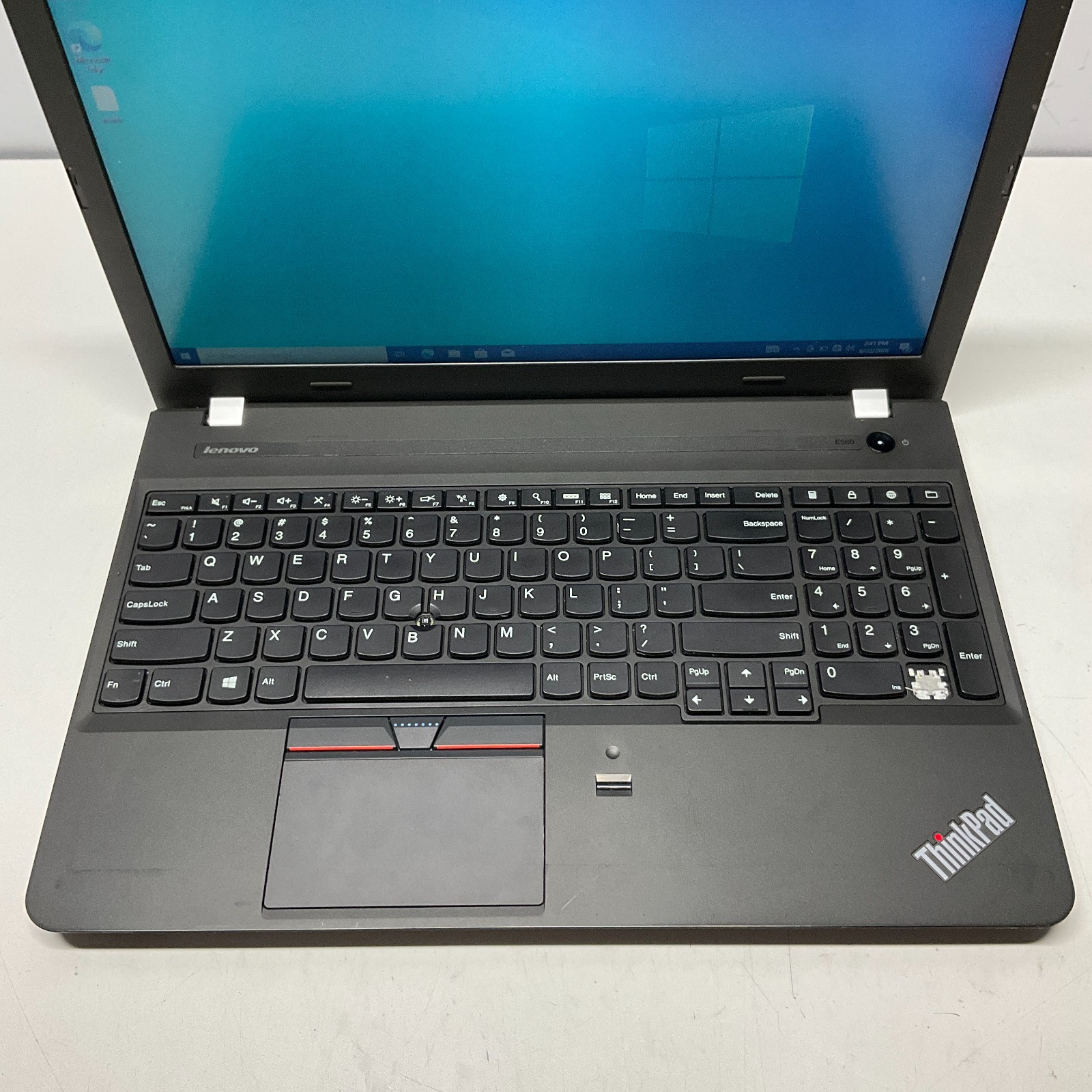 Lenovo ThinkPad E560 Intel Core i5-6200U 2.3GHz 4GB 250GB SSD Windows 10 READ