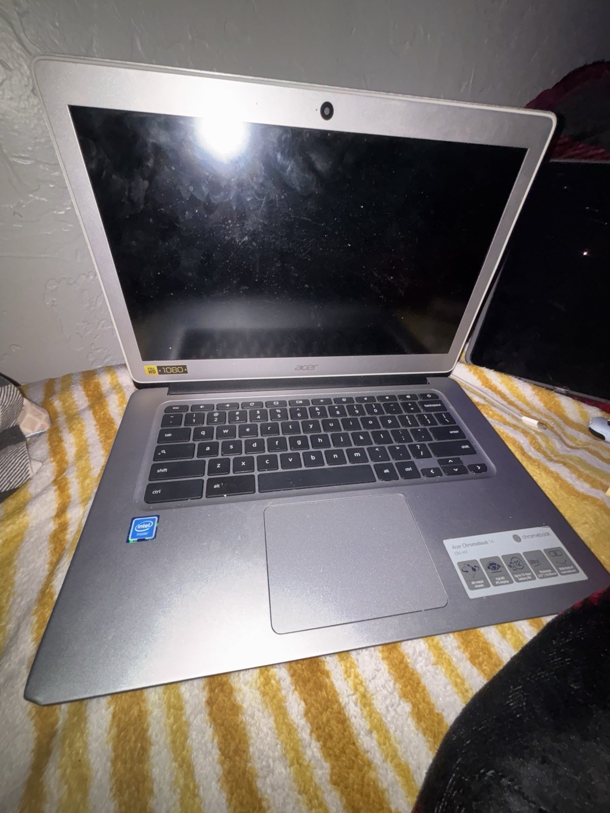 Acer Chromebook 14, Aluminum, 14-inch Full HD, Intel Celeron N3160, 4GB LPDDR3,