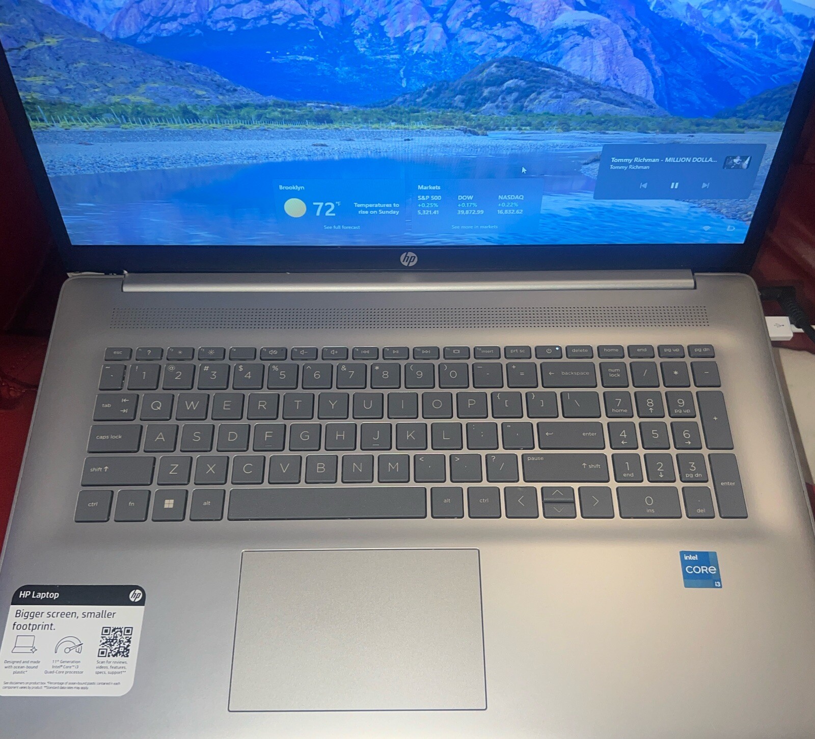 HP 17-cn0003dx 17.3″ (256GB SSD, Intel Core i3 11th Gen., 3.70GHz, 8GB) Laptop –