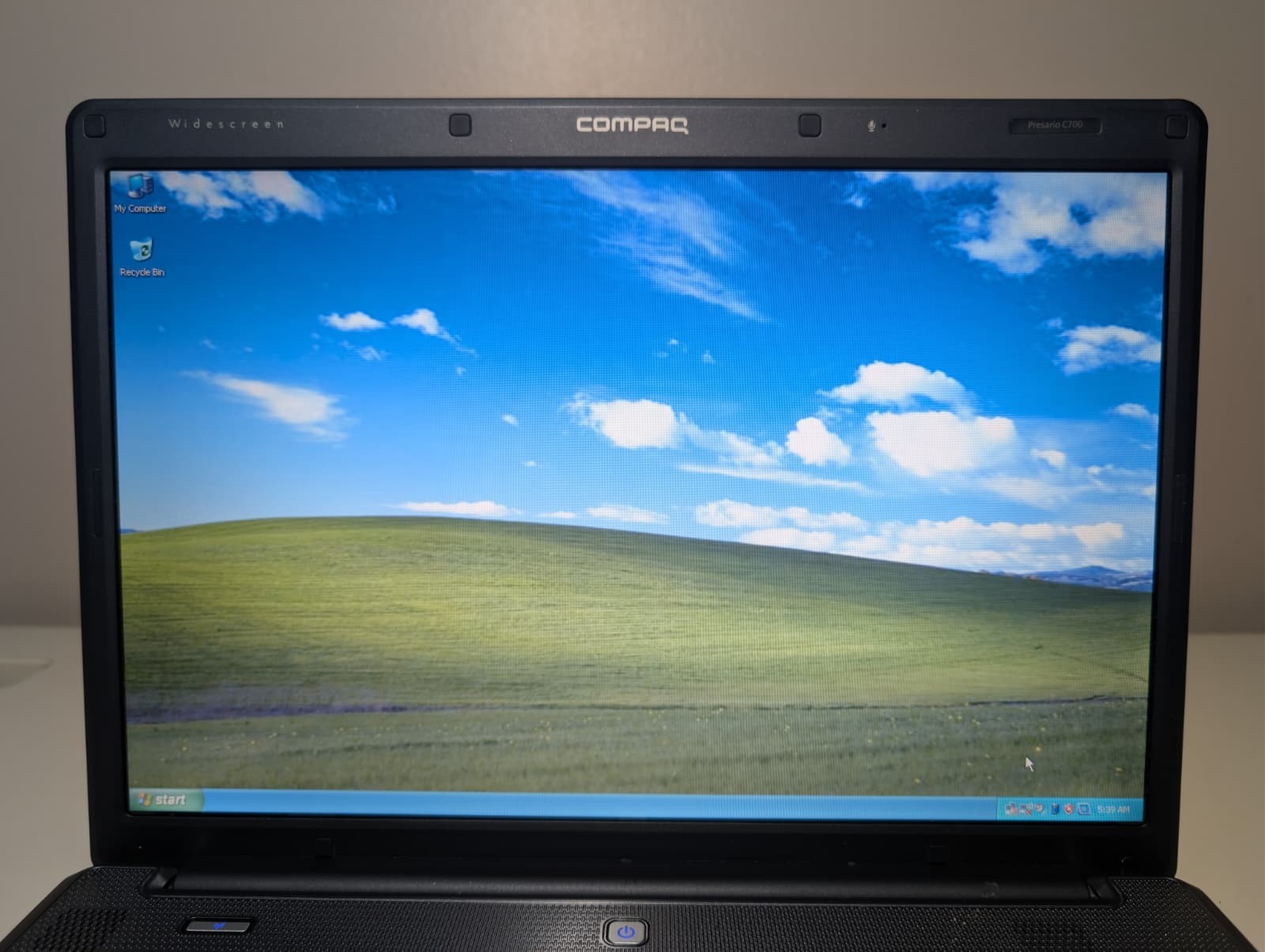 15″ HP Compaq C700 | Pentium T2310 1GB RAM 120GB HDD | Win XP Pro 32-Bit DVD-RW