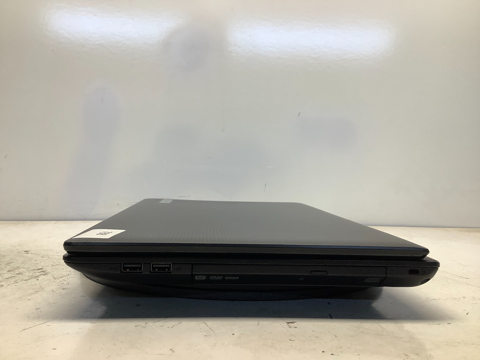 eMachines eME443 AMD C-50 1000MHz 2 GB NO HDD