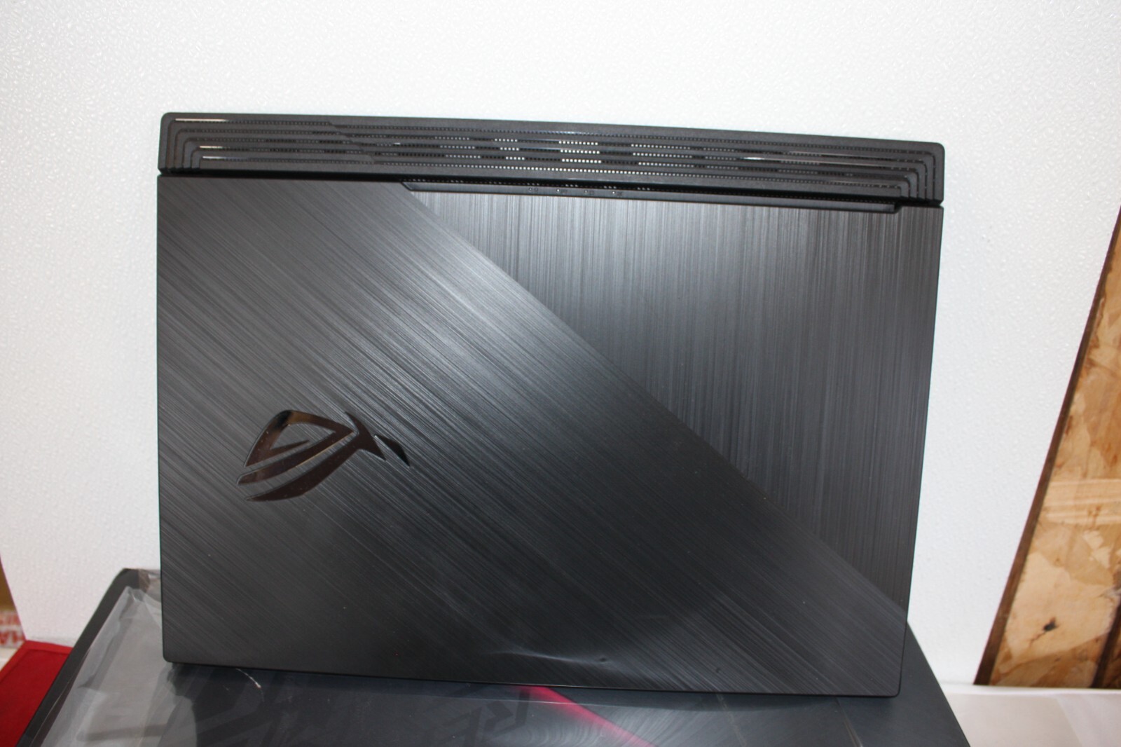 Asus ROG Strix G712LU 1 TB SSD/16GB Geforce GTX1660 Ti Intel Core i7-10750H